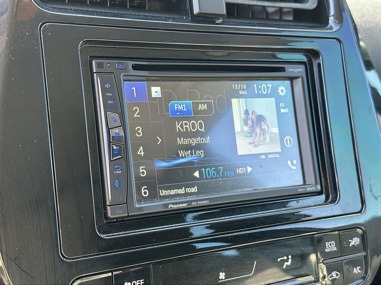 Thumbnail: 2016 Toyota Prius - 16