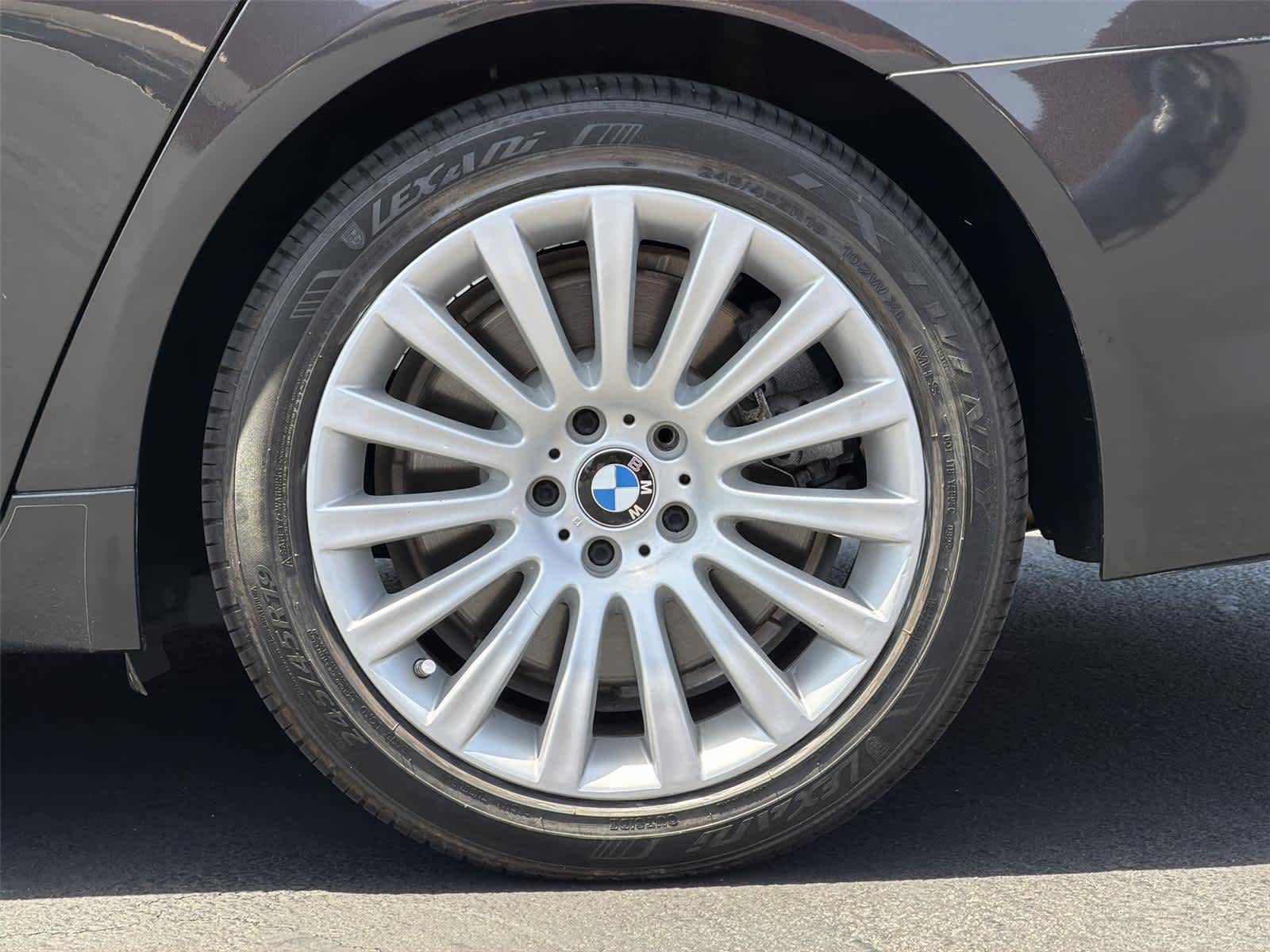 Thumbnail: 2012 BMW 7 Series - 9