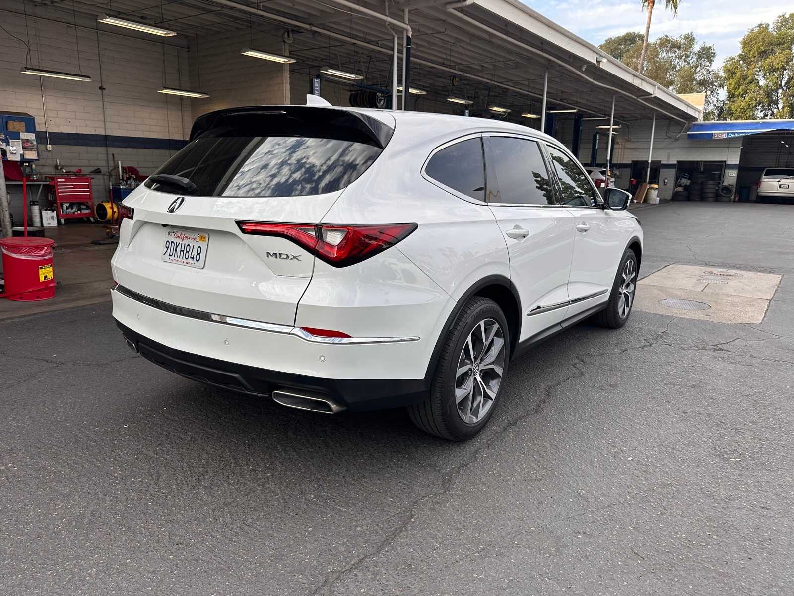 Thumbnail: 2023 Acura MDX - 5