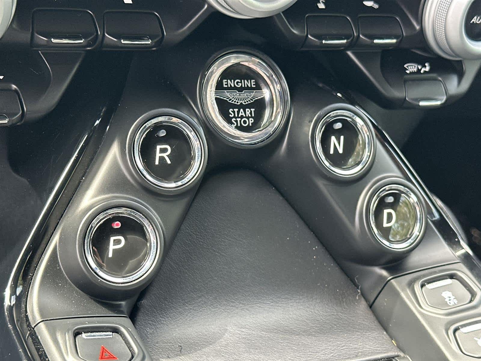 Thumbnail: 2022 Aston Martin Vantage - 17