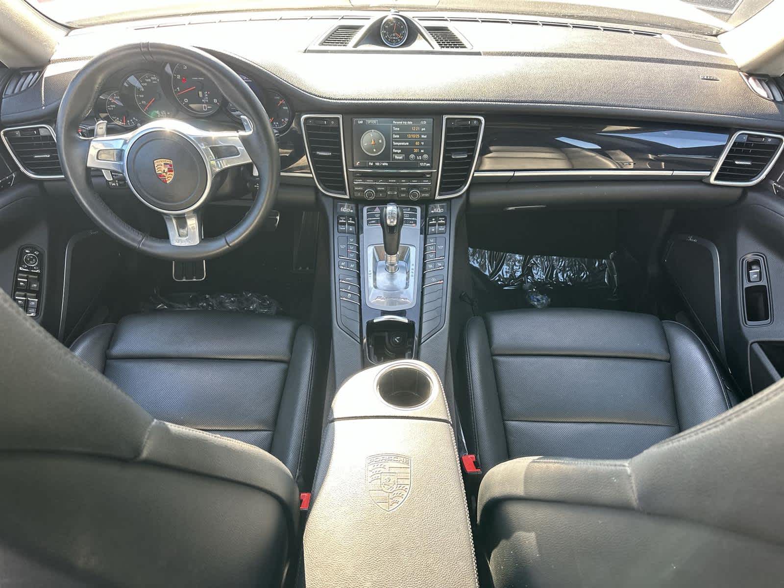 Thumbnail: 2016 Porsche Panamera - 10