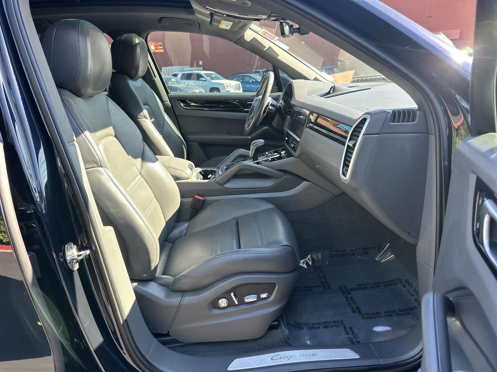 Thumbnail: 2021 Porsche Cayenne - 14