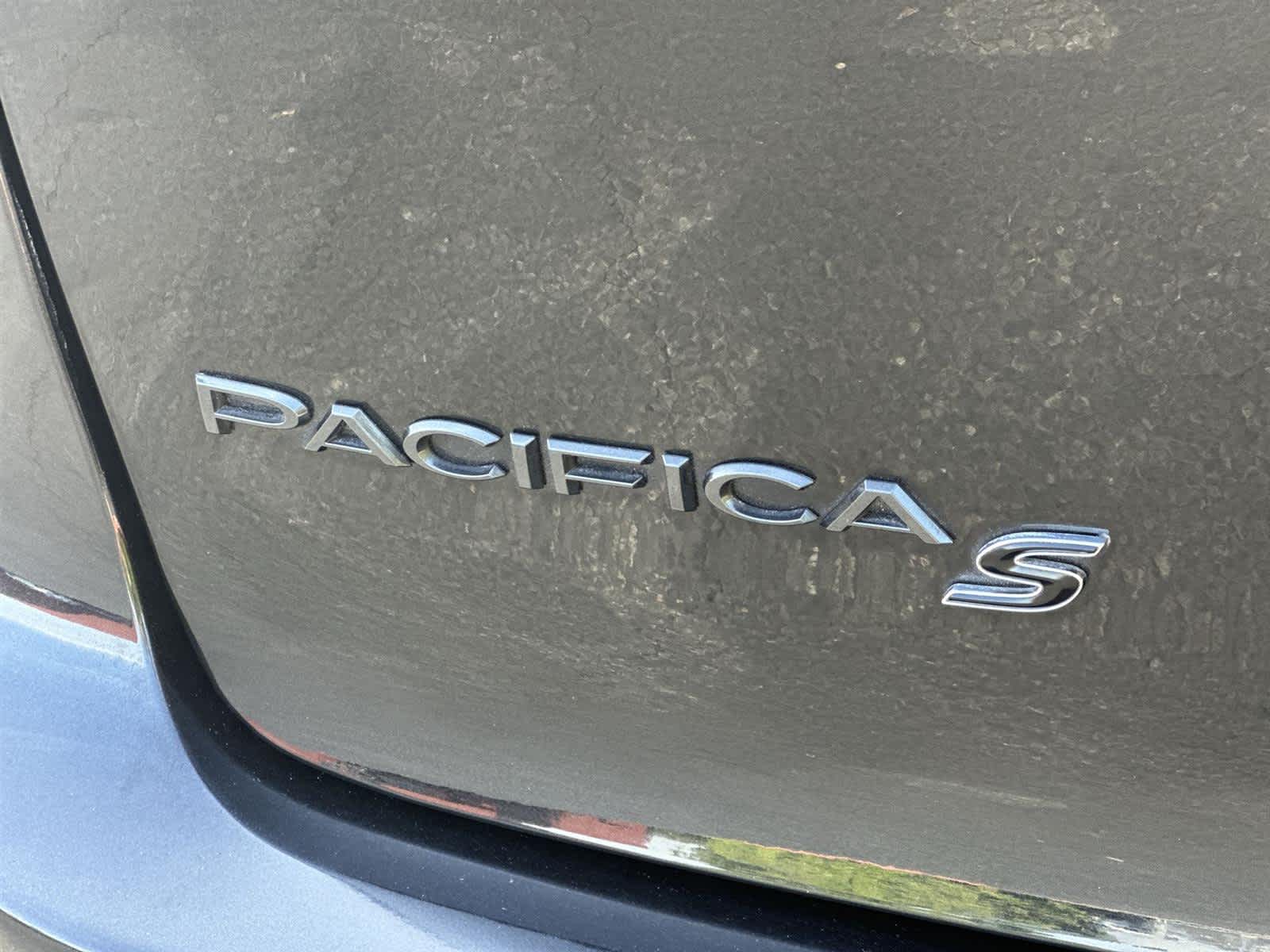 Thumbnail: 2019 Chrysler Pacifica - 7