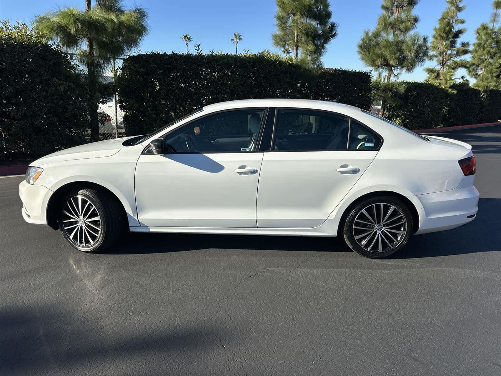 Thumbnail: 2016 Volkswagen Jetta - 3