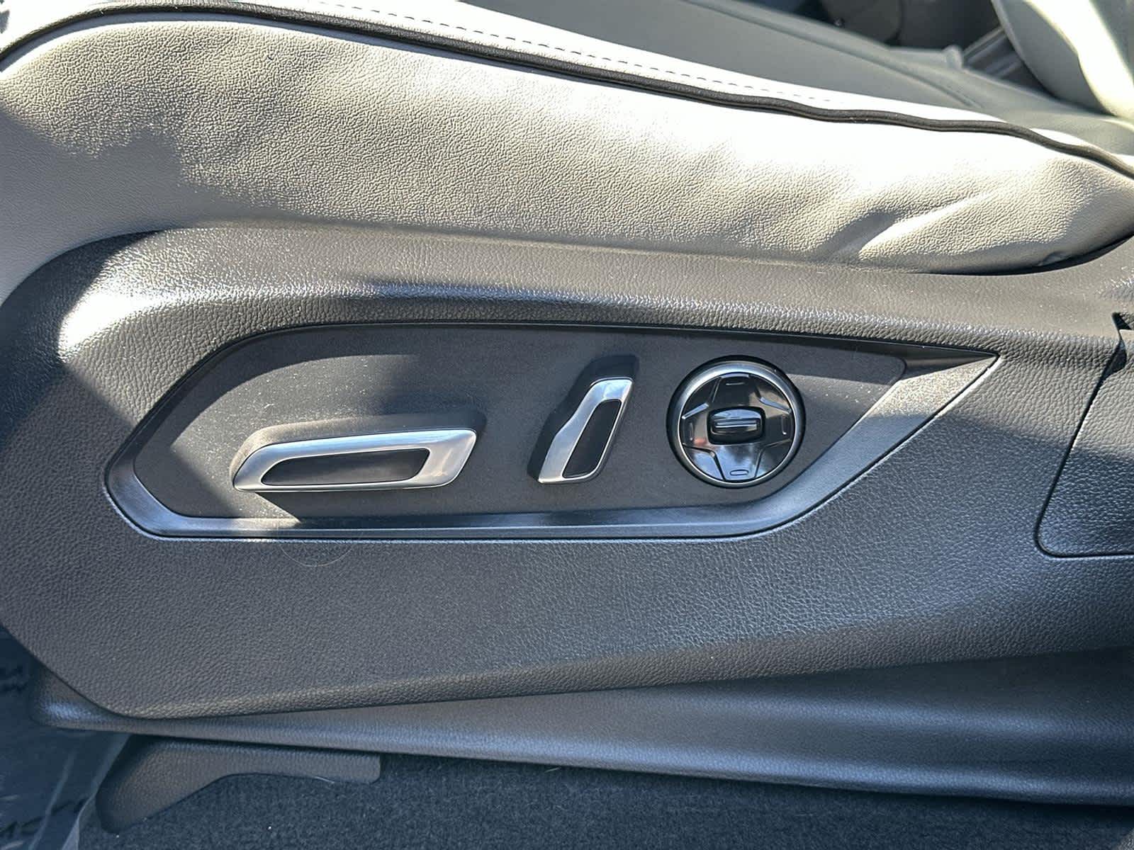 Thumbnail: 2022 Acura MDX - 23