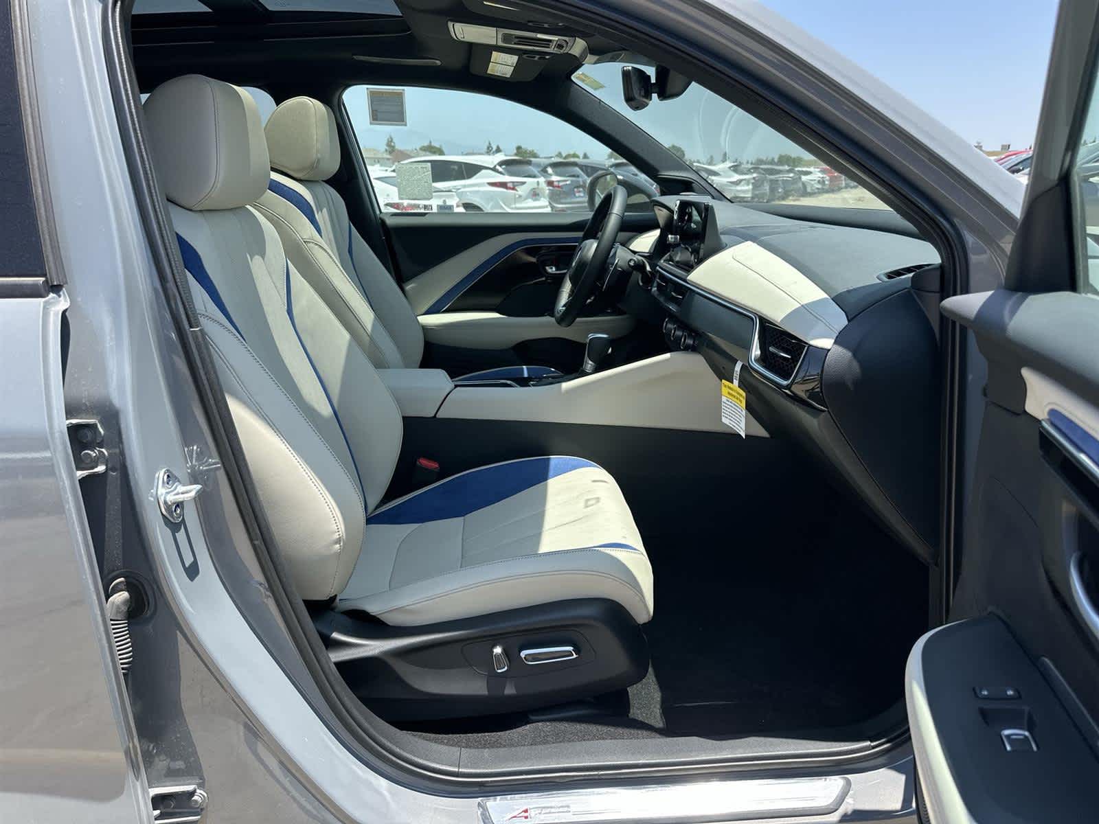 Thumbnail: 2025 Acura ADX - 14