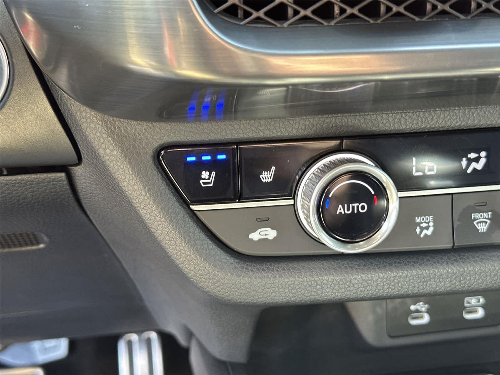 Thumbnail: 2025 Acura ADX - 26