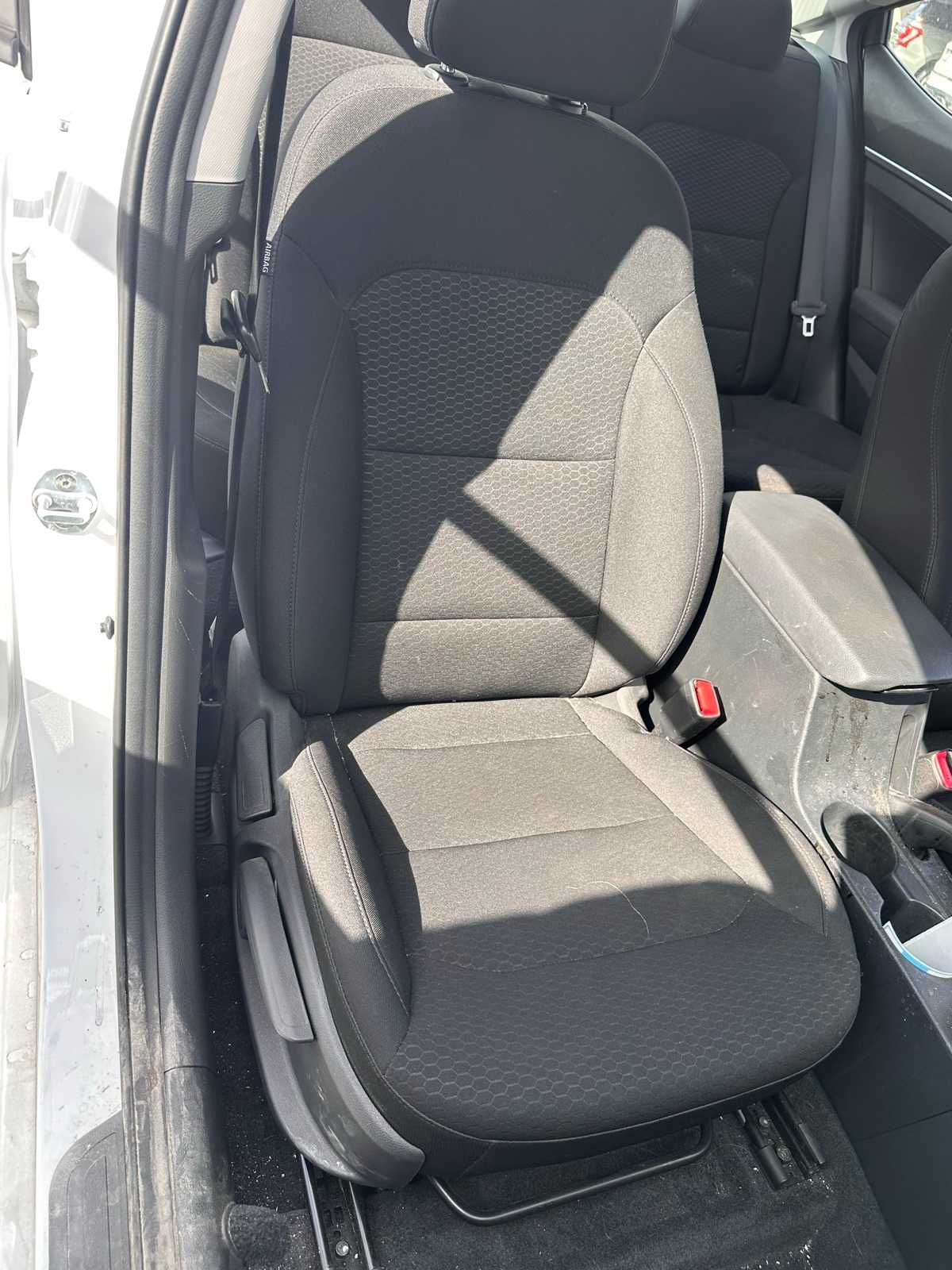 Thumbnail: 2019 Hyundai Elantra - 11