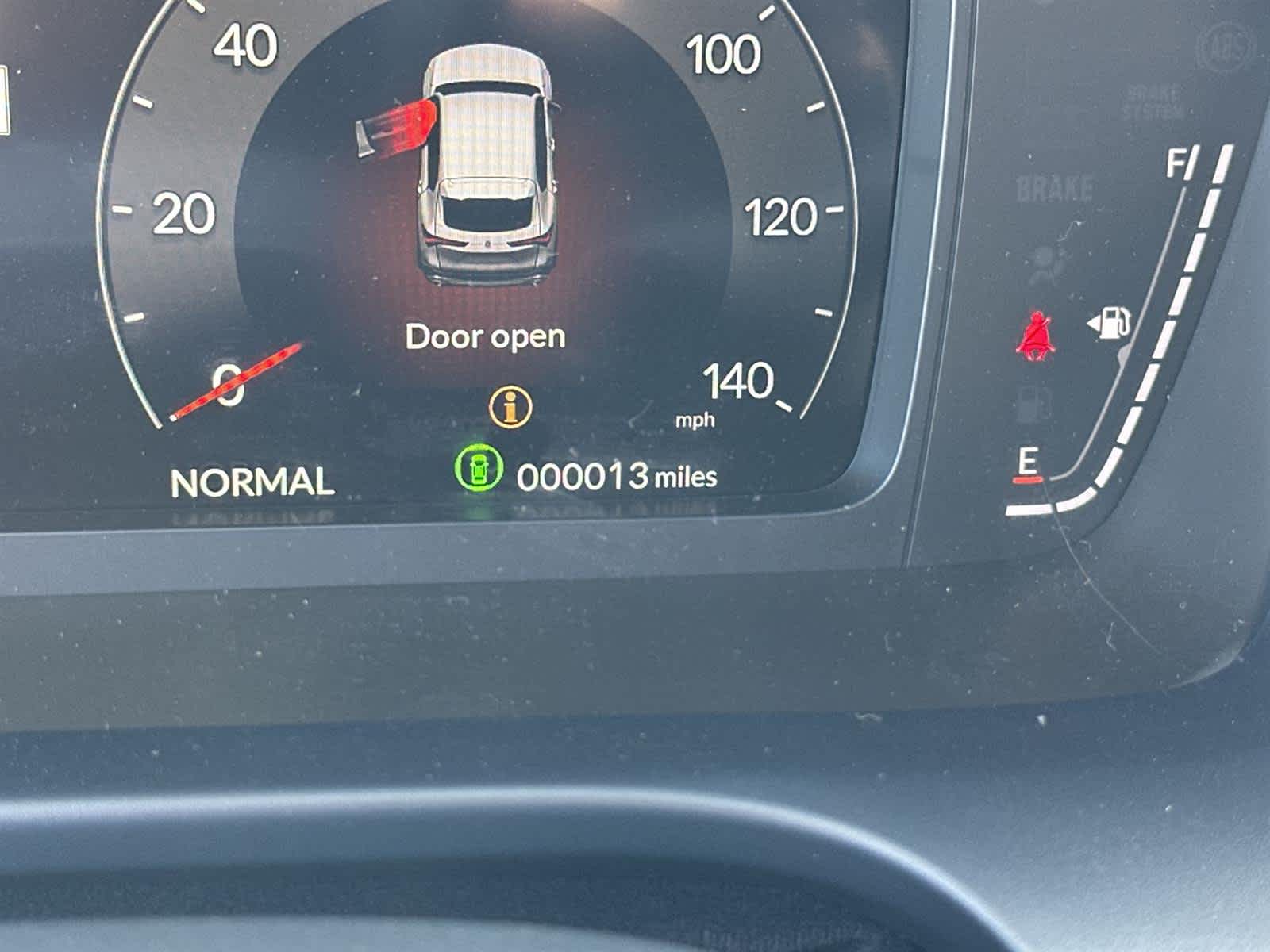 Thumbnail: 2025 Acura ADX - 18