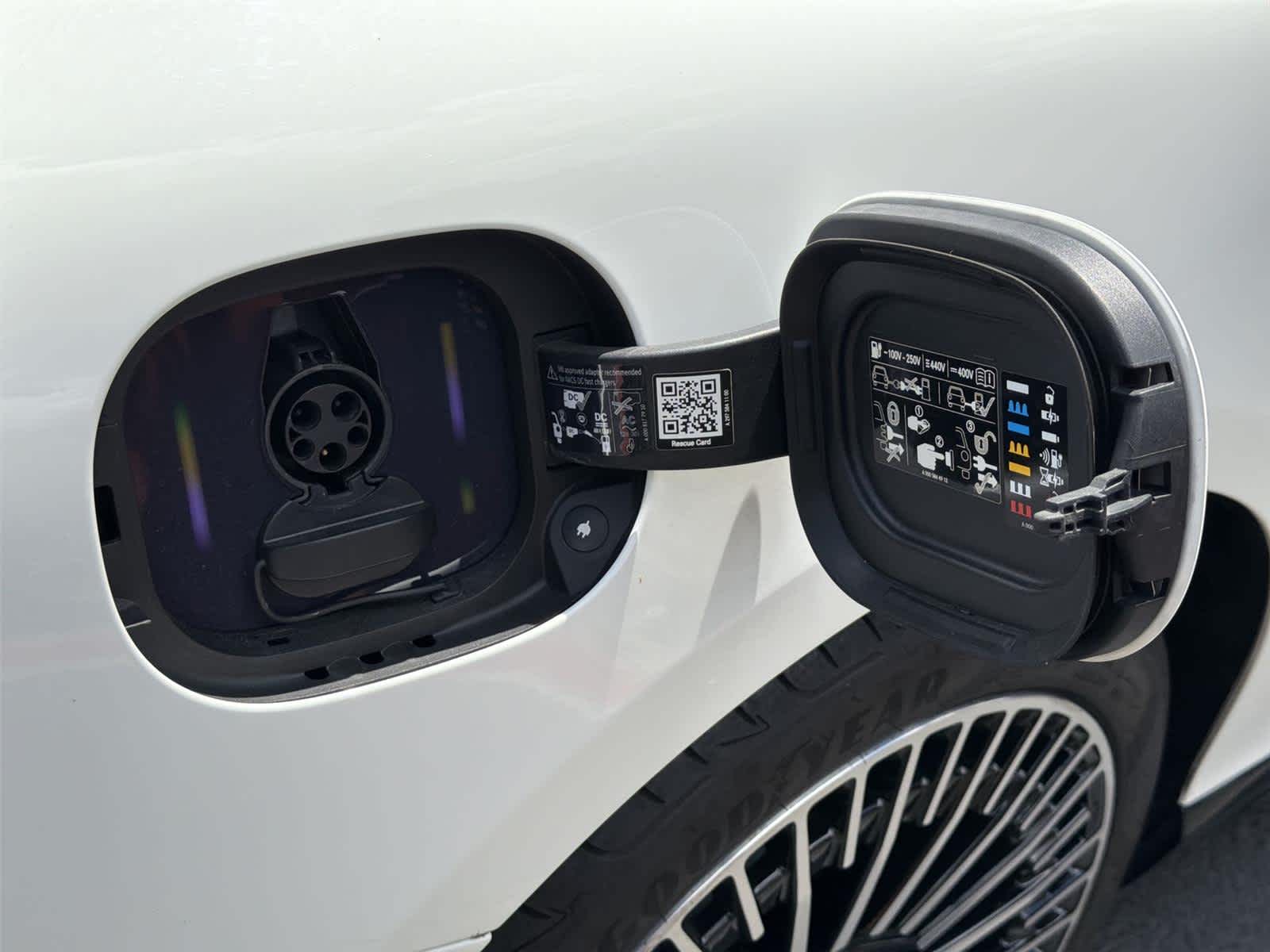 Thumbnail: 2023 Mercedes-Benz EQS - 10