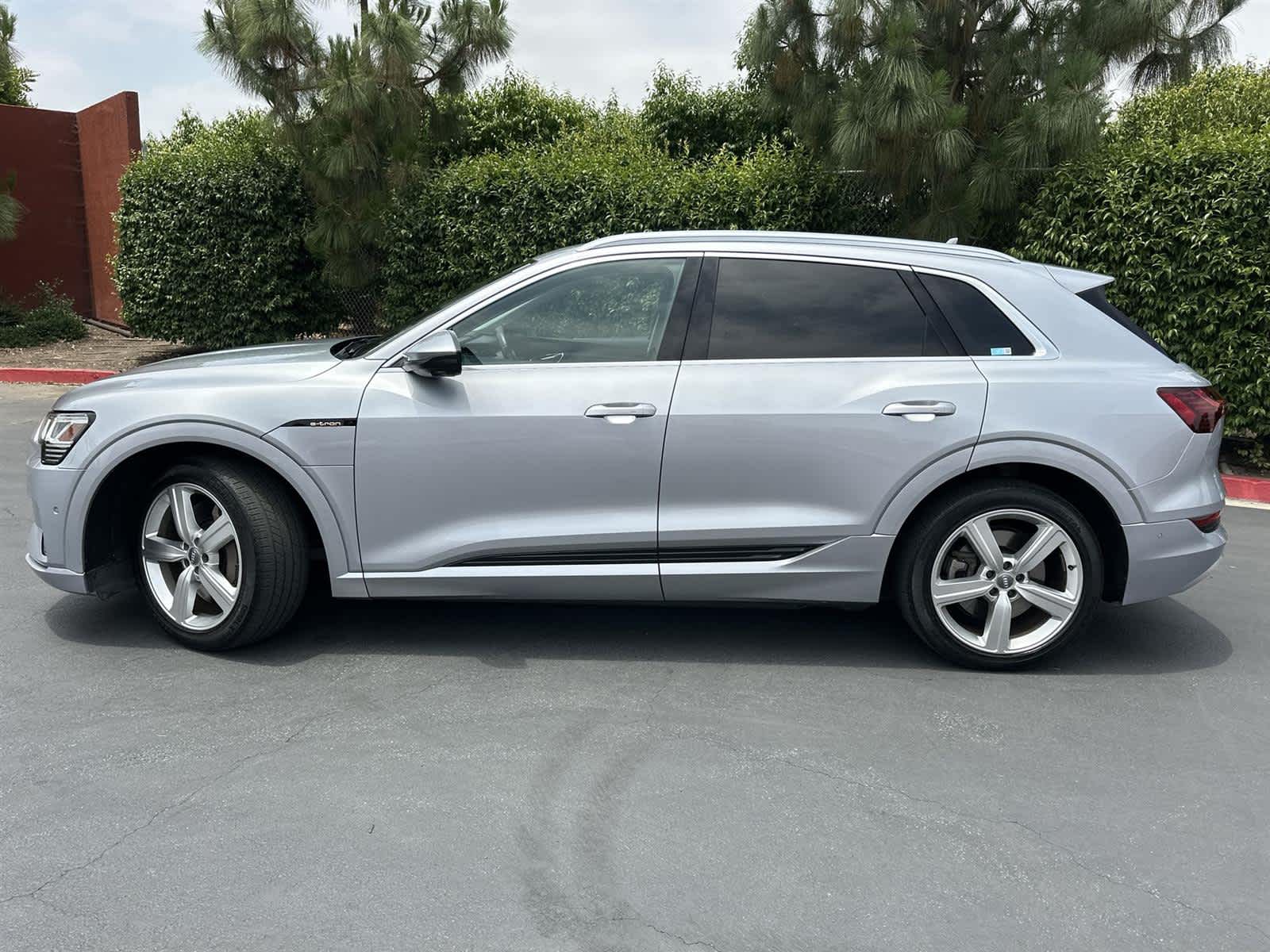 Thumbnail: 2019 Audi e-tron - 3