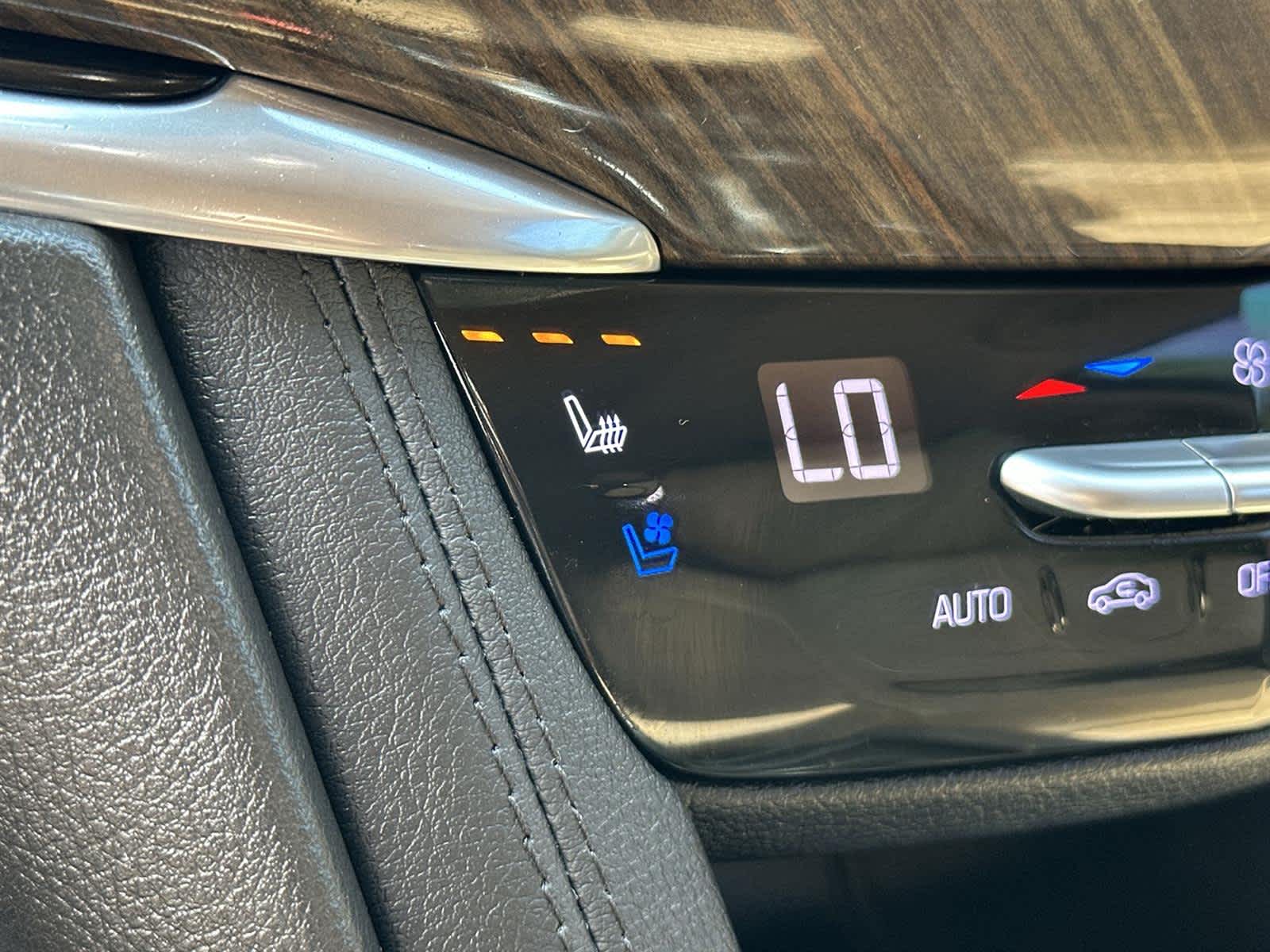 Thumbnail: 2020 Cadillac XT6 - 26