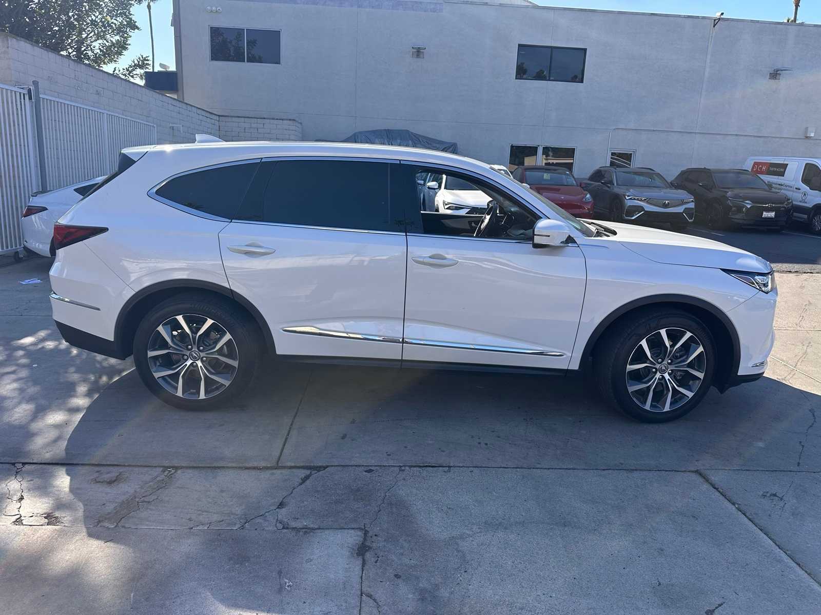 Thumbnail: 2023 Acura MDX - 6