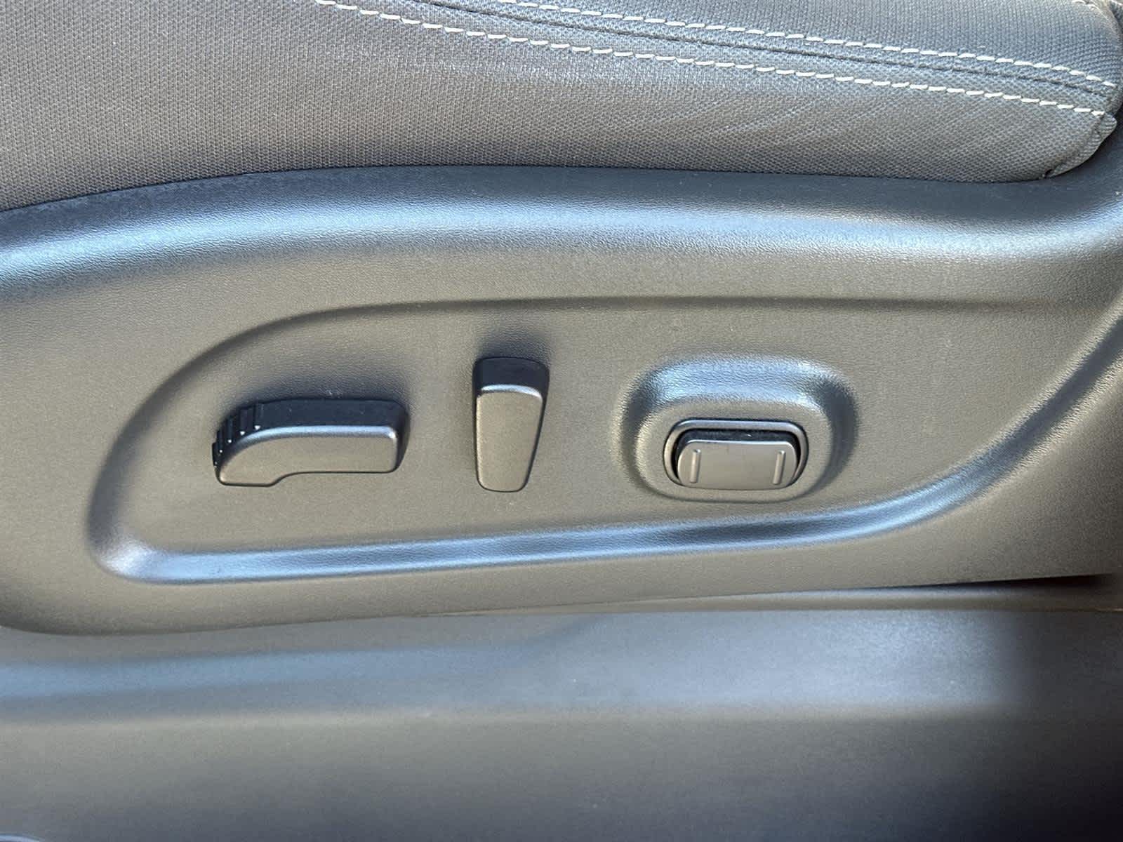 Thumbnail: 2024 Nissan Titan - 22