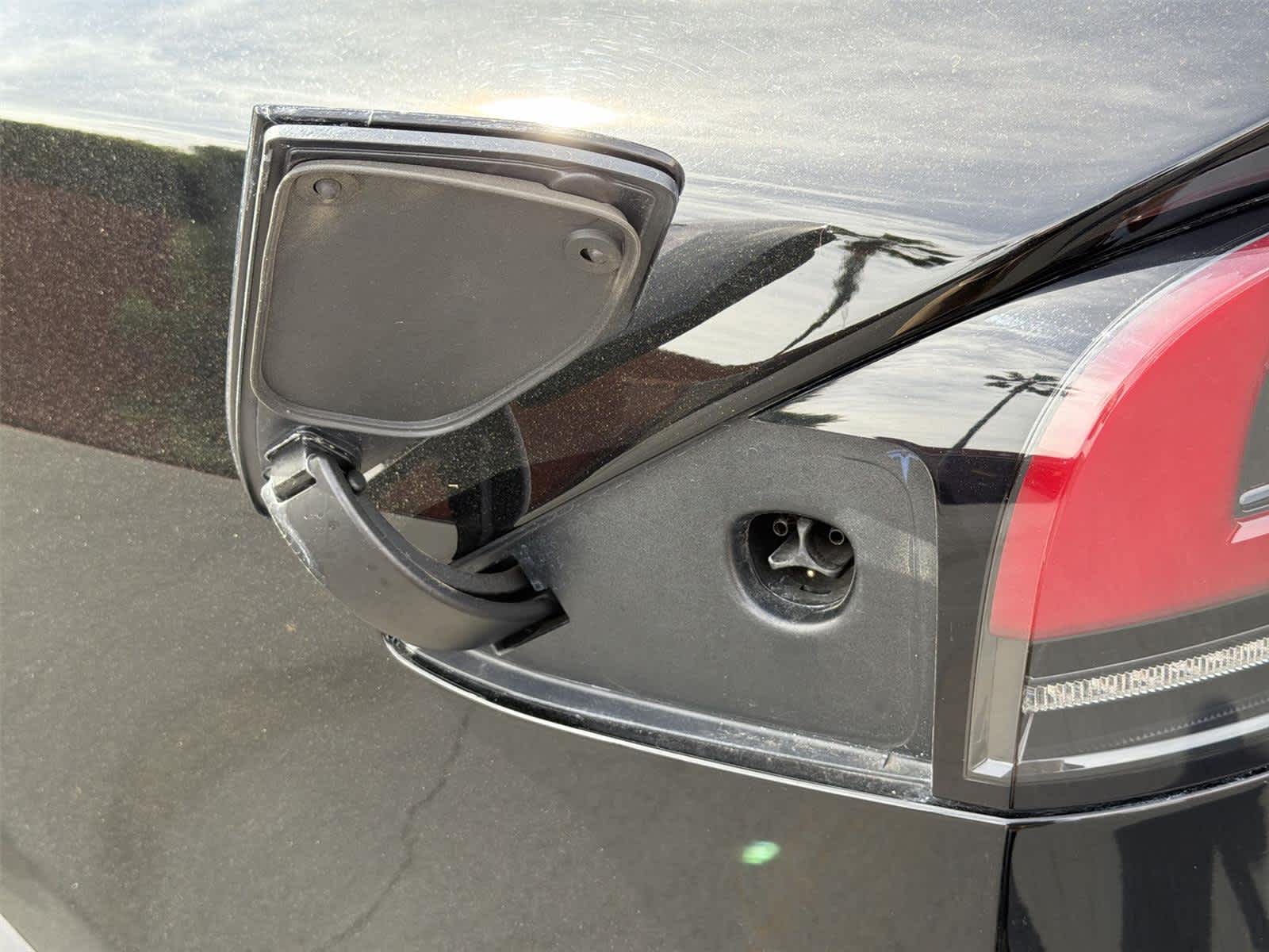 Thumbnail: 2024 Tesla Model X - 10