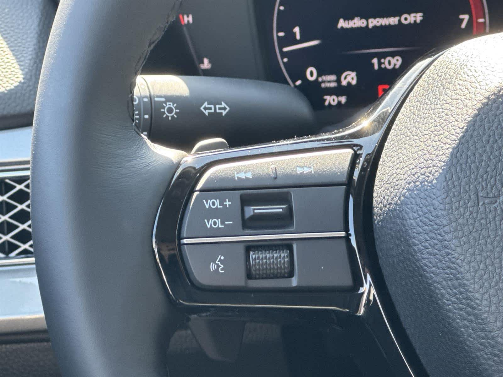 Thumbnail: 2025 Acura Integra - 23