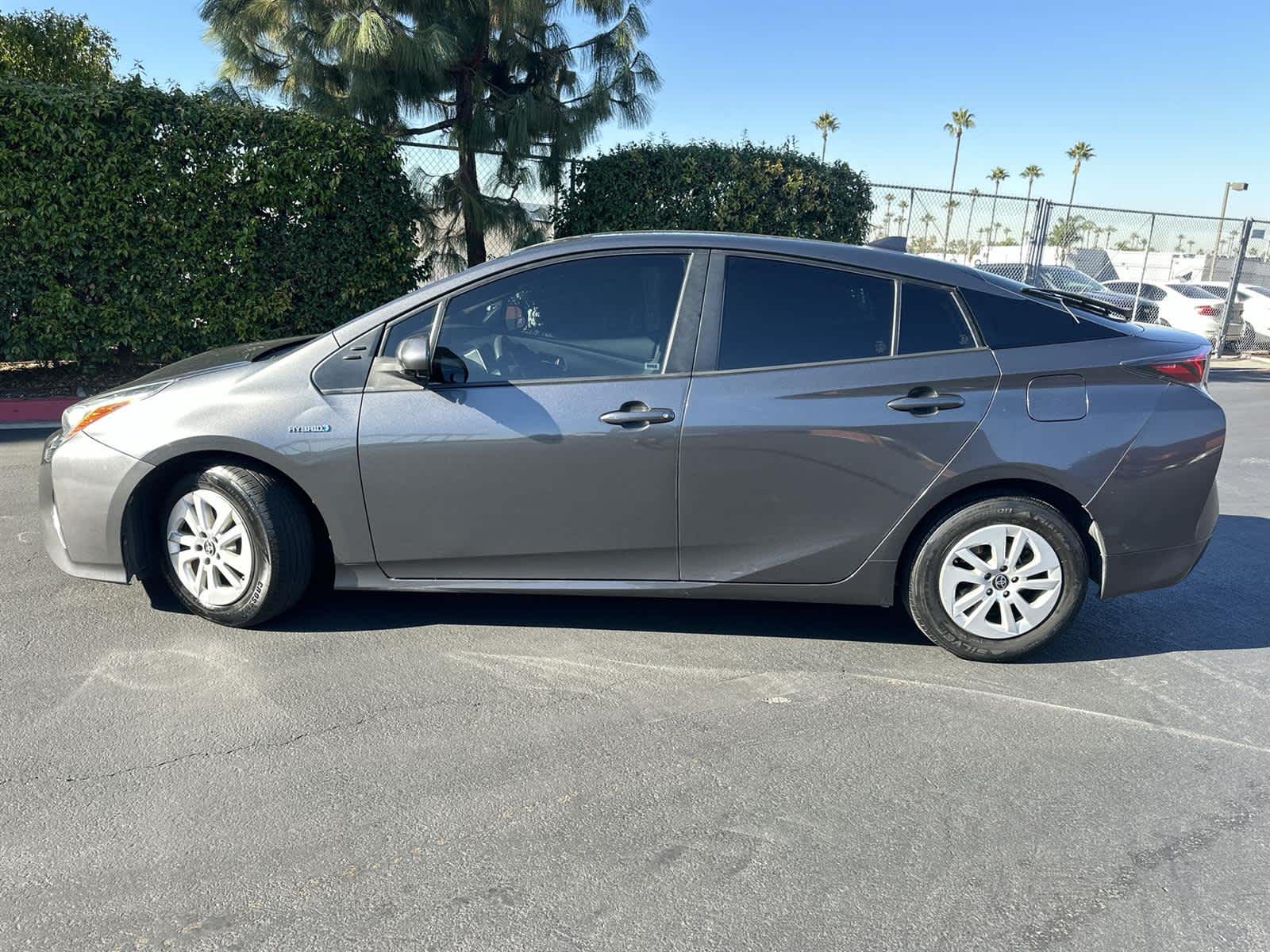 Thumbnail: 2016 Toyota Prius - 3