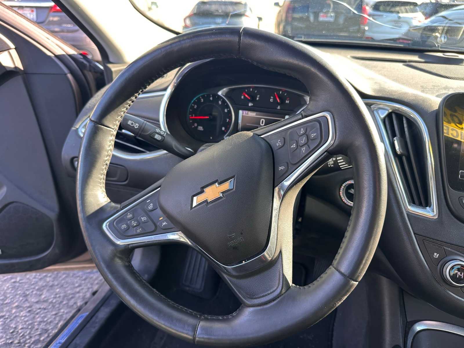 Thumbnail: 2018 Chevrolet Malibu - 19