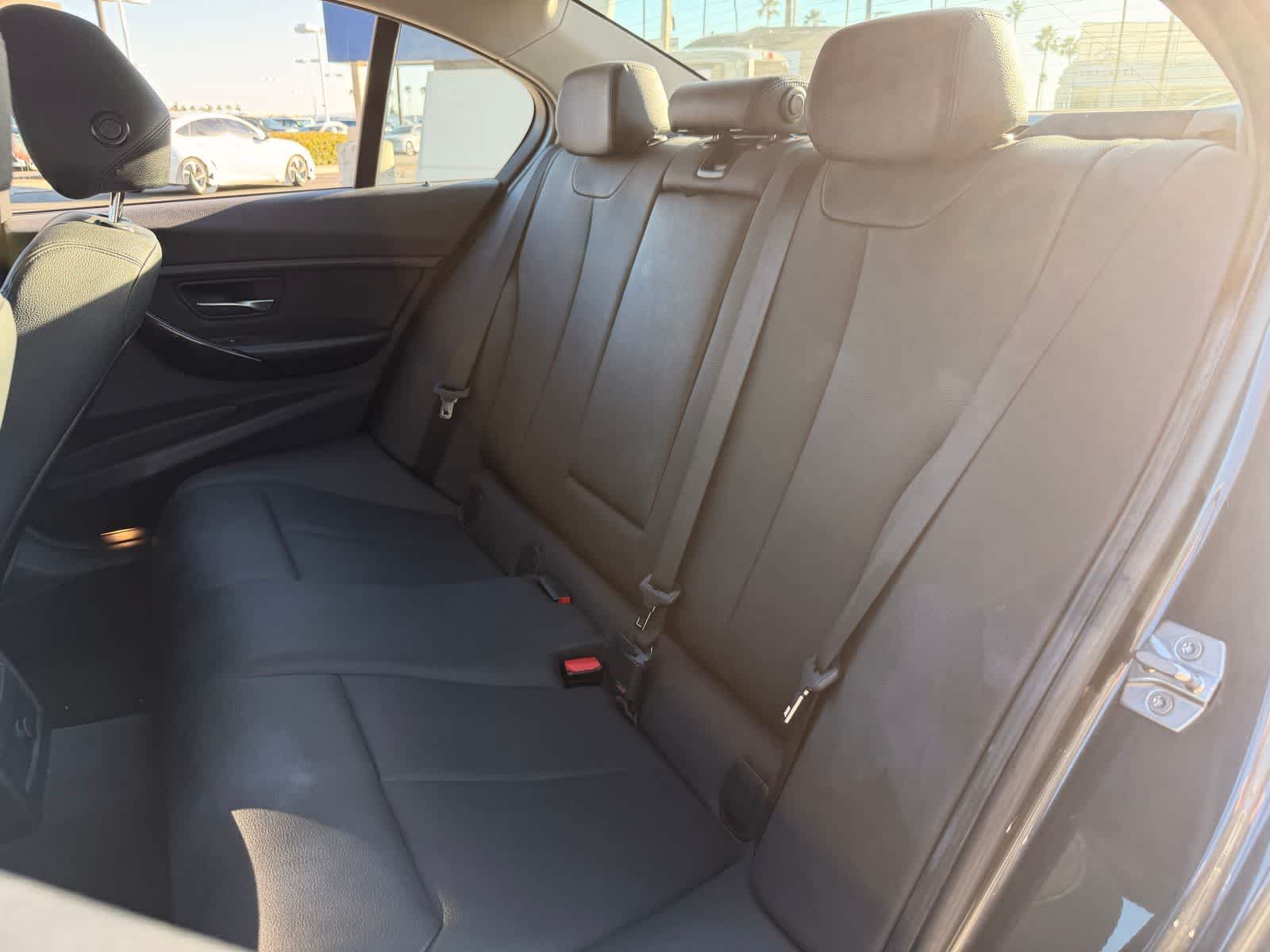 Thumbnail: 2015 BMW 3 Series - 10