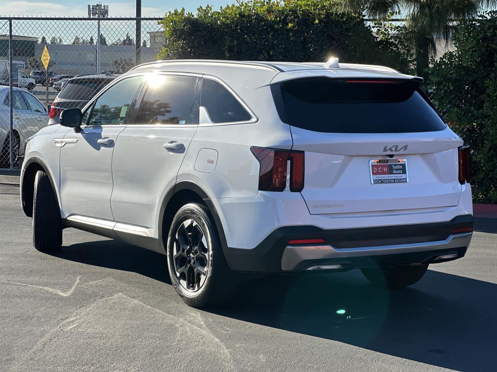 Thumbnail: 2025 Kia Sorento - 4