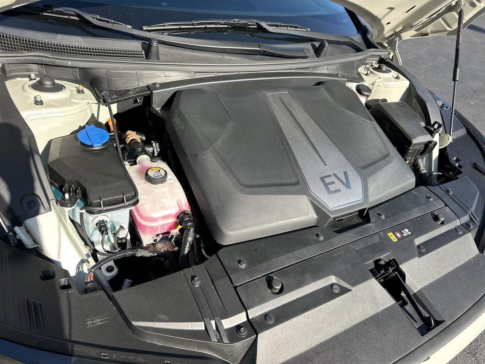 Thumbnail: 2022 Kia EV6 - 9