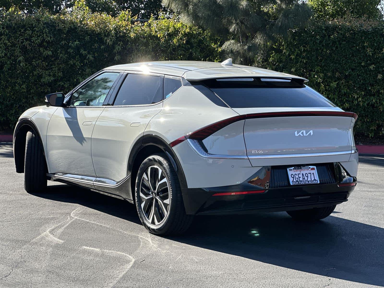 Thumbnail: 2022 Kia EV6 - 4