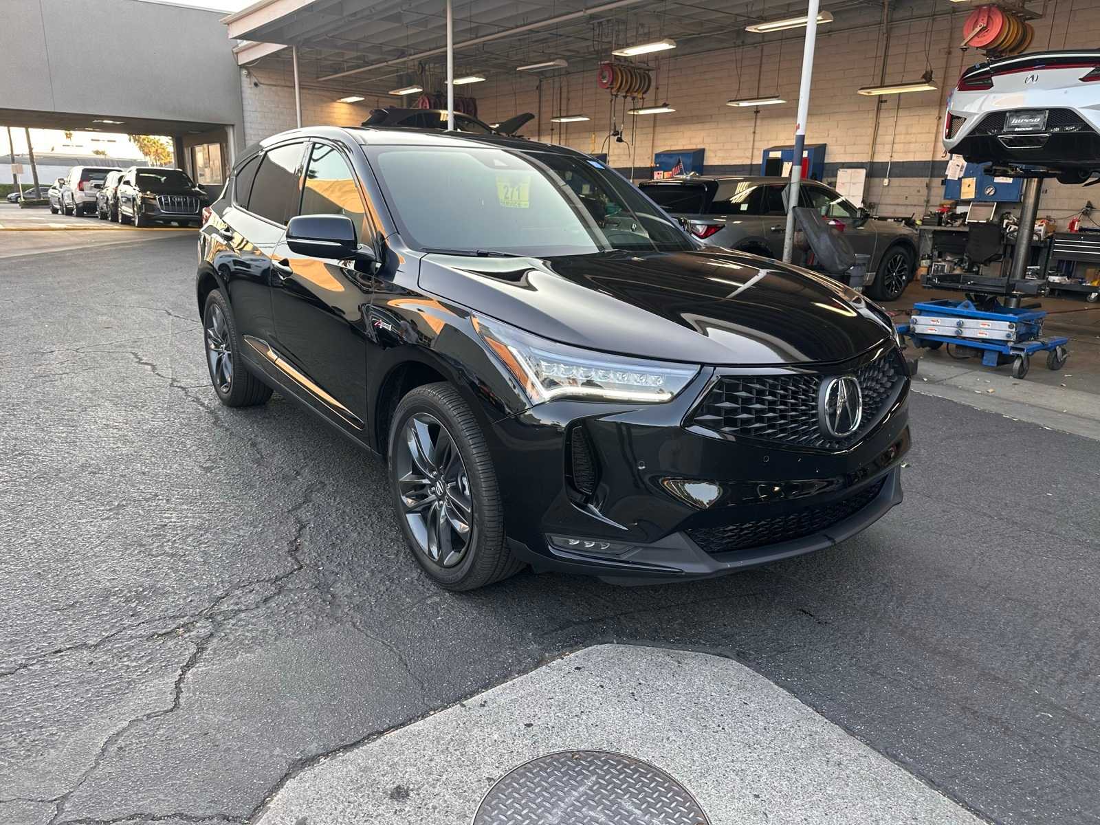 Thumbnail: 2023 Acura RDX - 7