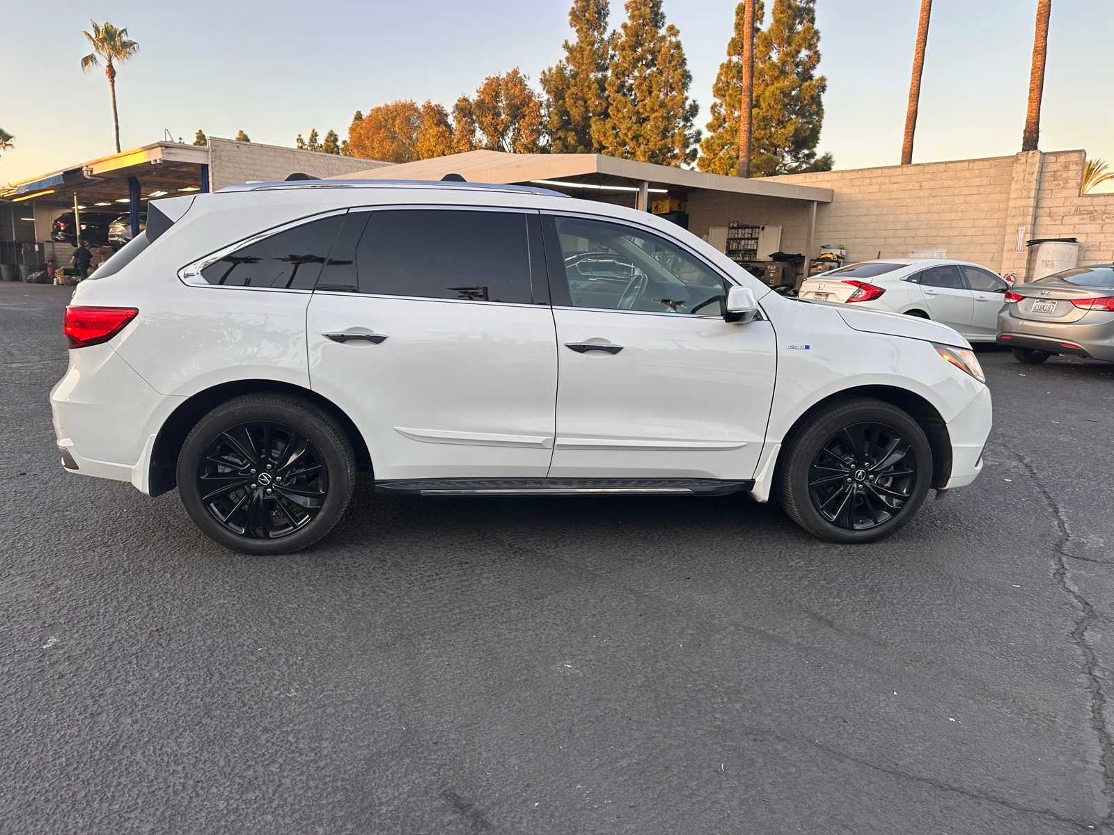 Thumbnail: 2020 Acura MDX - 6