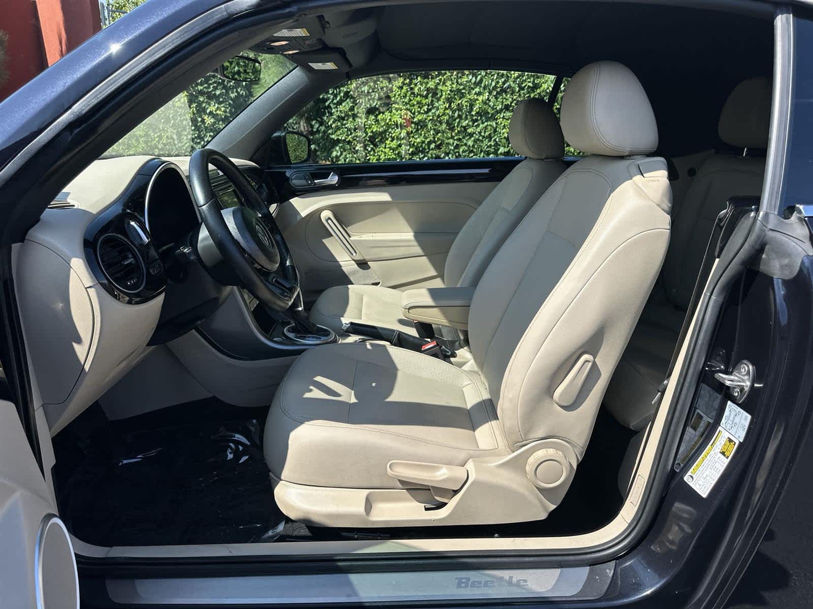 Thumbnail: 2019 Volkswagen Beetle - 11