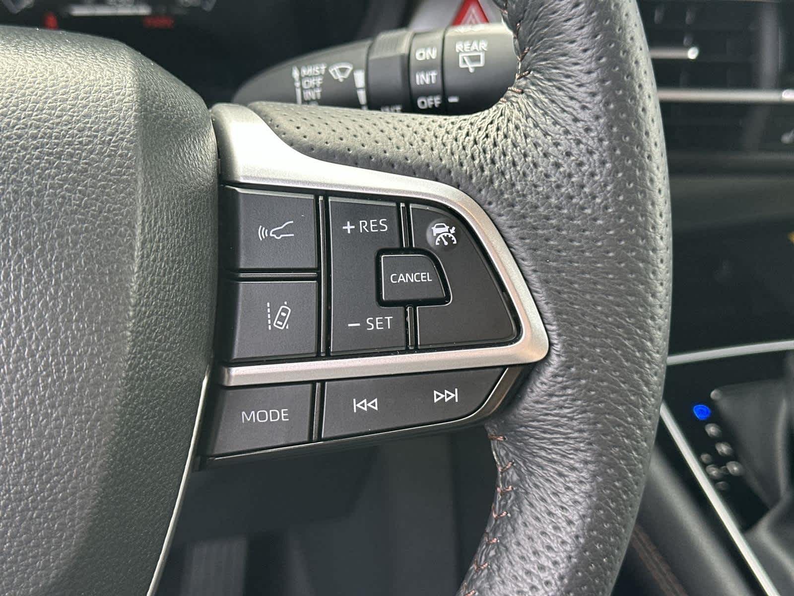 Thumbnail: 2025 Toyota Sienna - 25