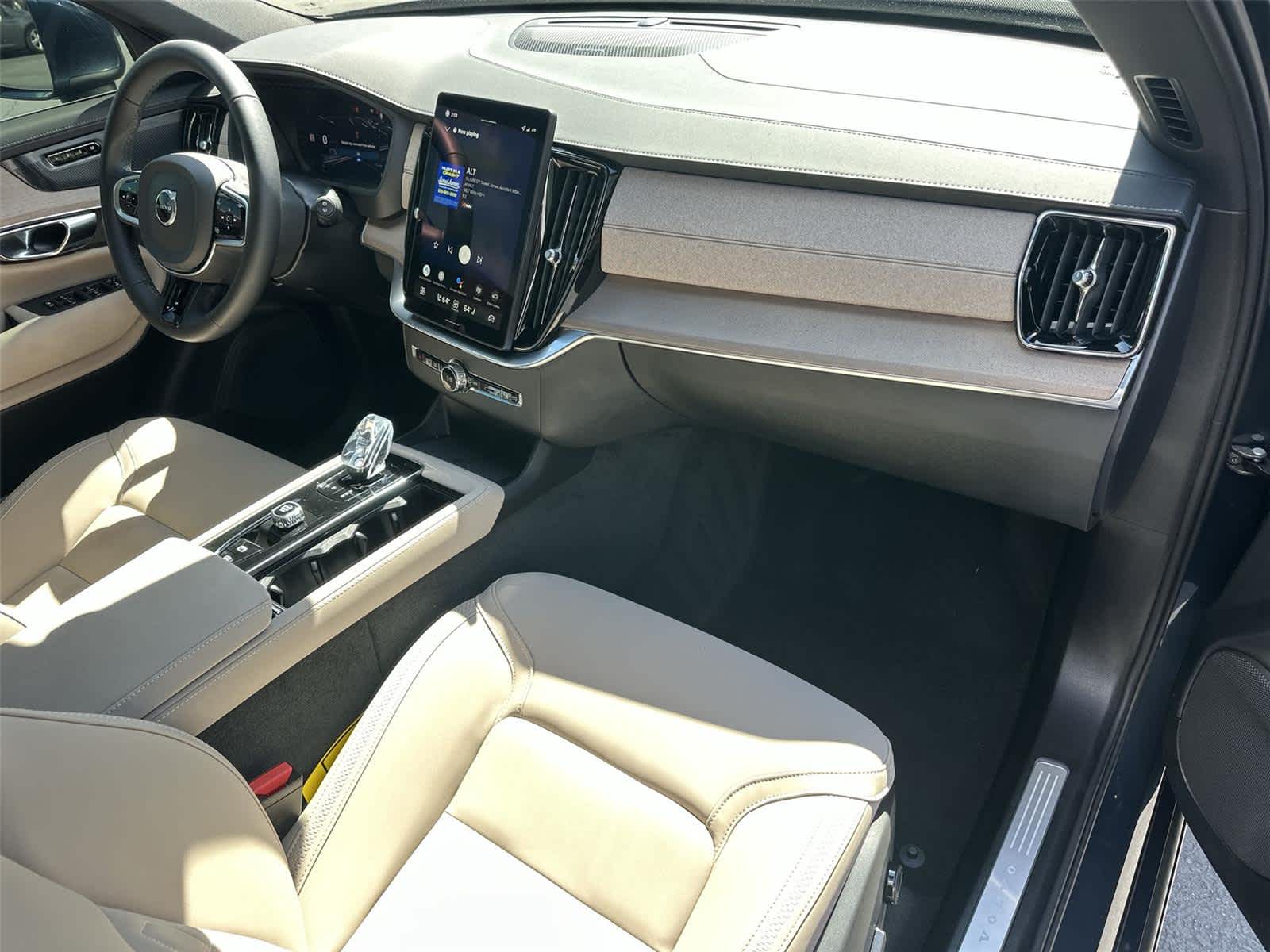 Thumbnail: 2026 Volvo XC90 - 13