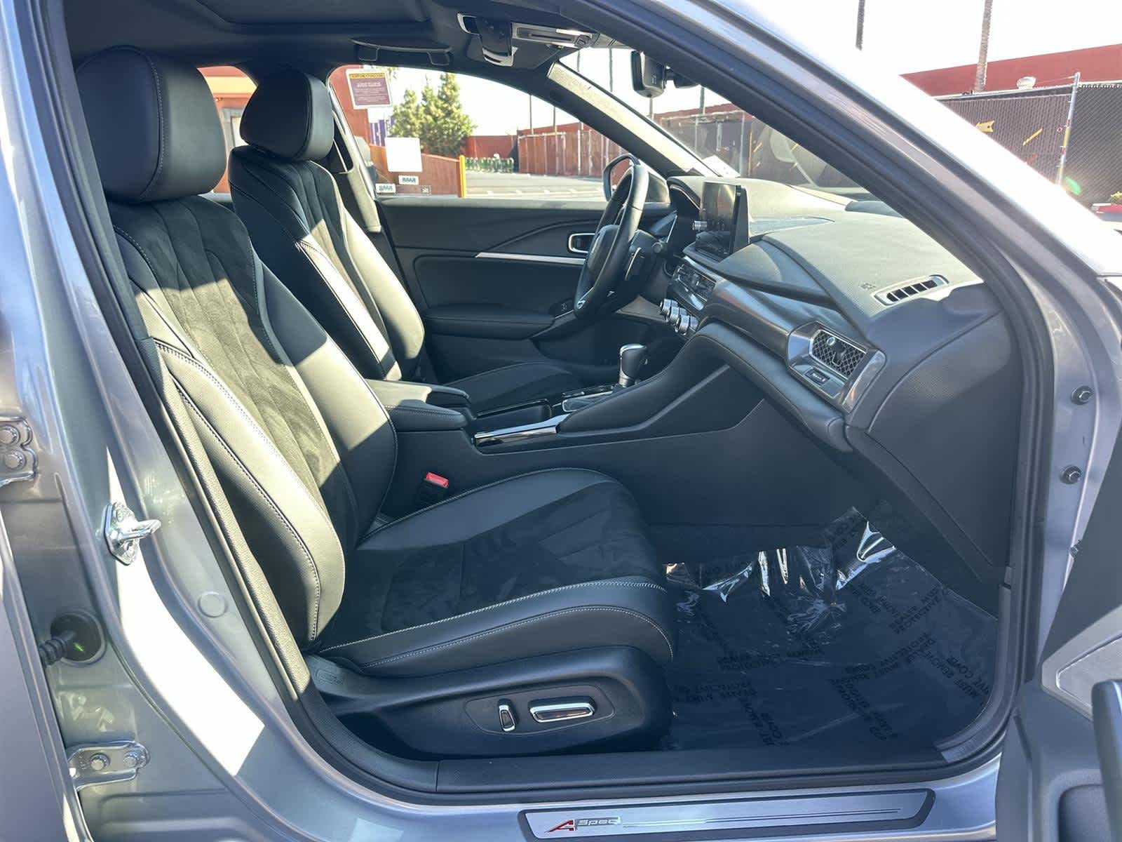 Thumbnail: 2025 Acura Integra - 14