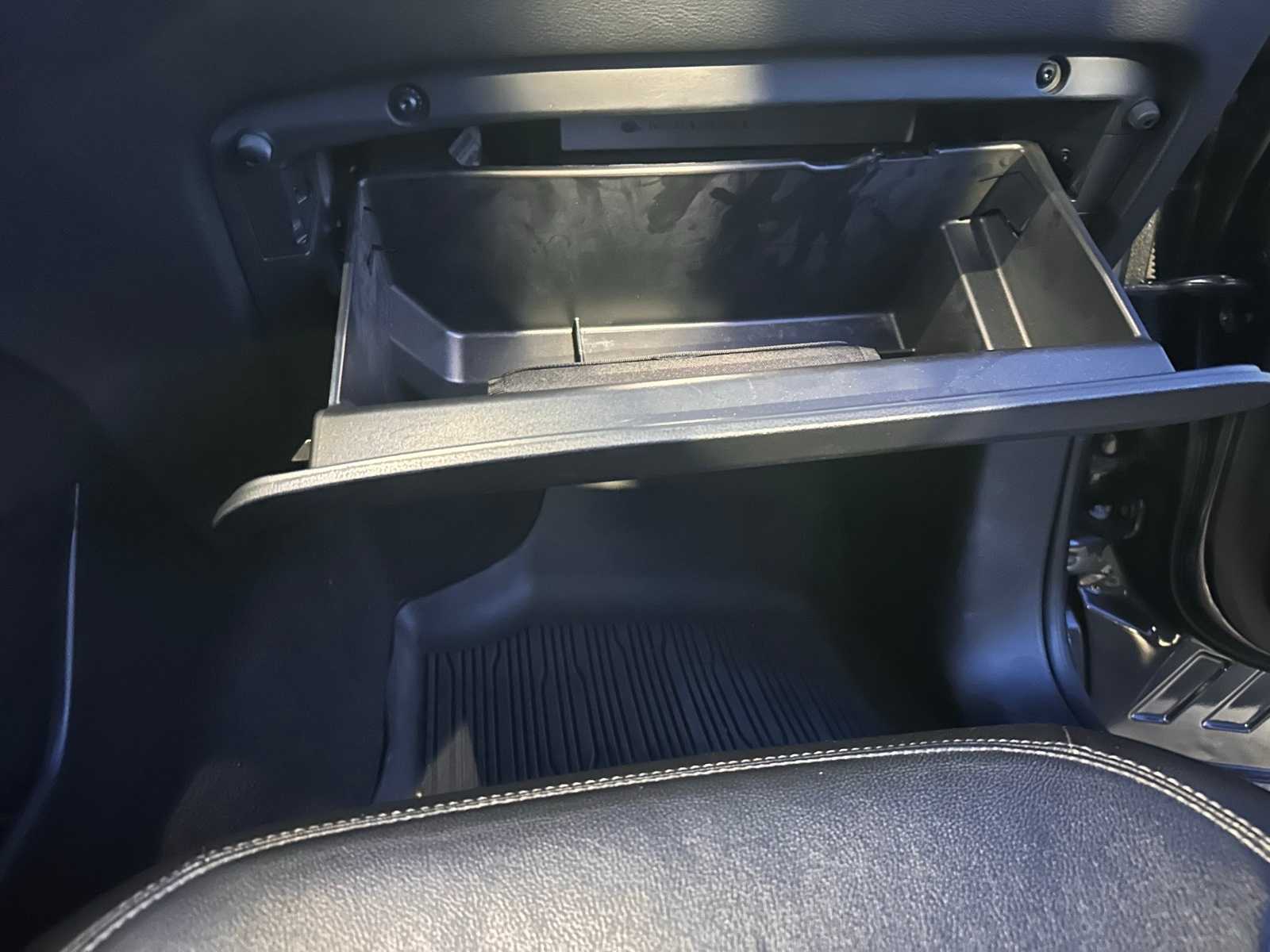 Thumbnail: 2020 Ford Explorer - 21