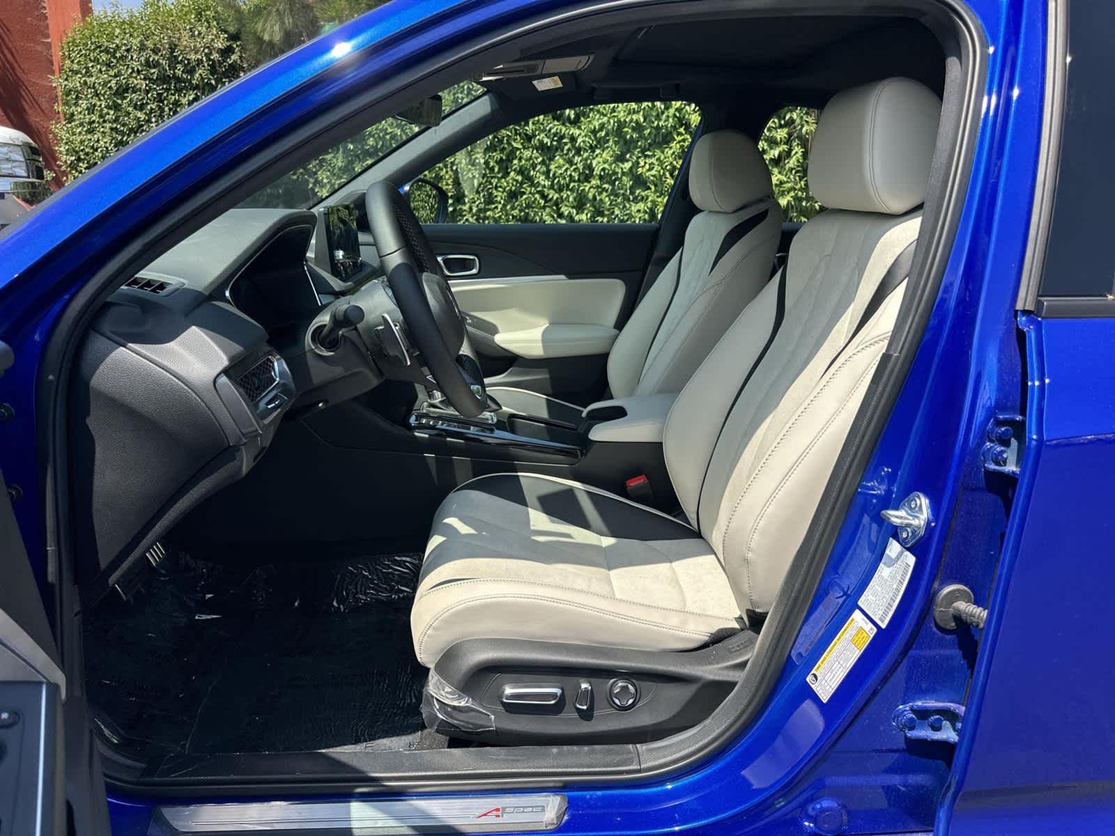 Thumbnail: 2025 Acura Integra - 12