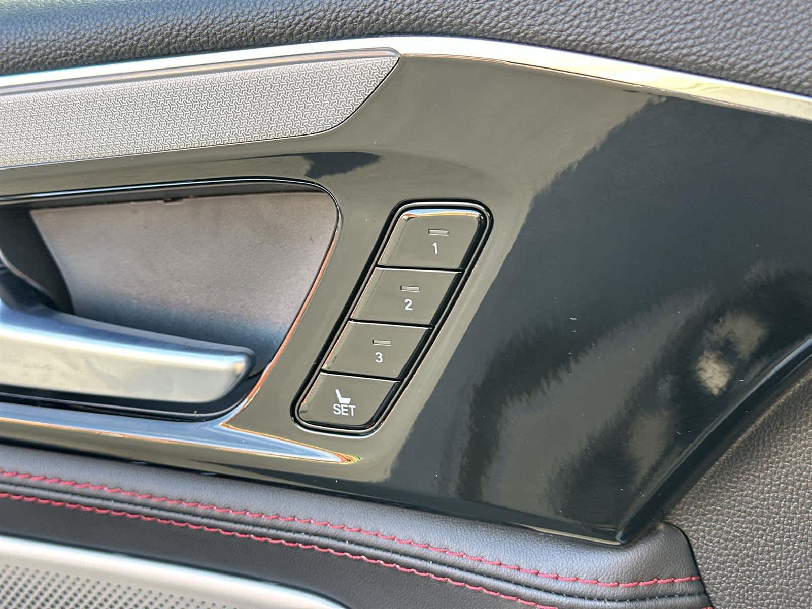 Thumbnail: 2025 Acura MDX - 30