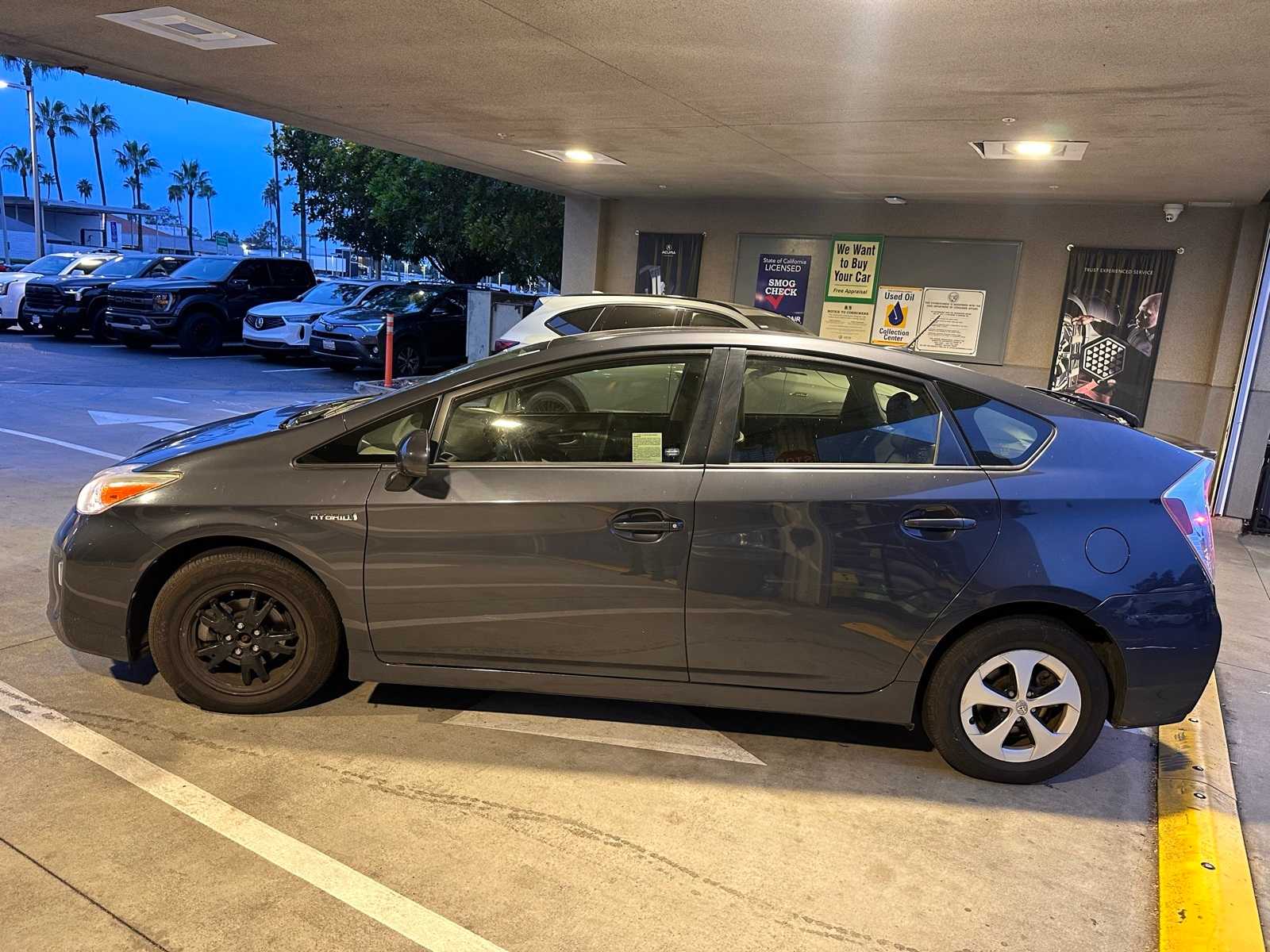 Thumbnail: 2013 Toyota Prius - 2