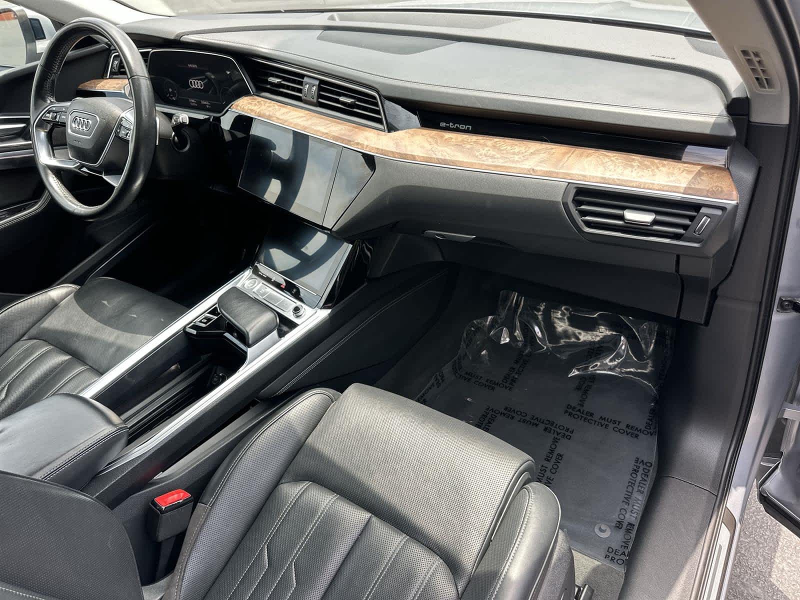 Thumbnail: 2019 Audi e-tron - 12