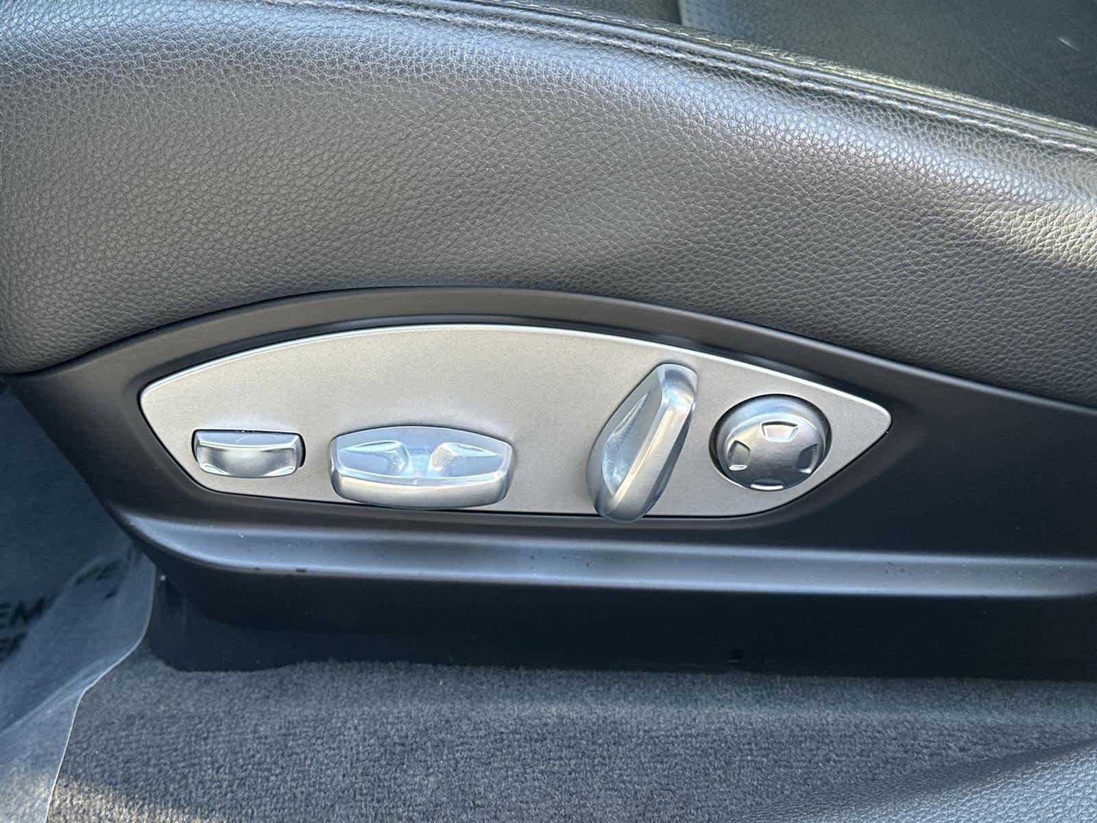 Thumbnail: 2016 Porsche Panamera - 23