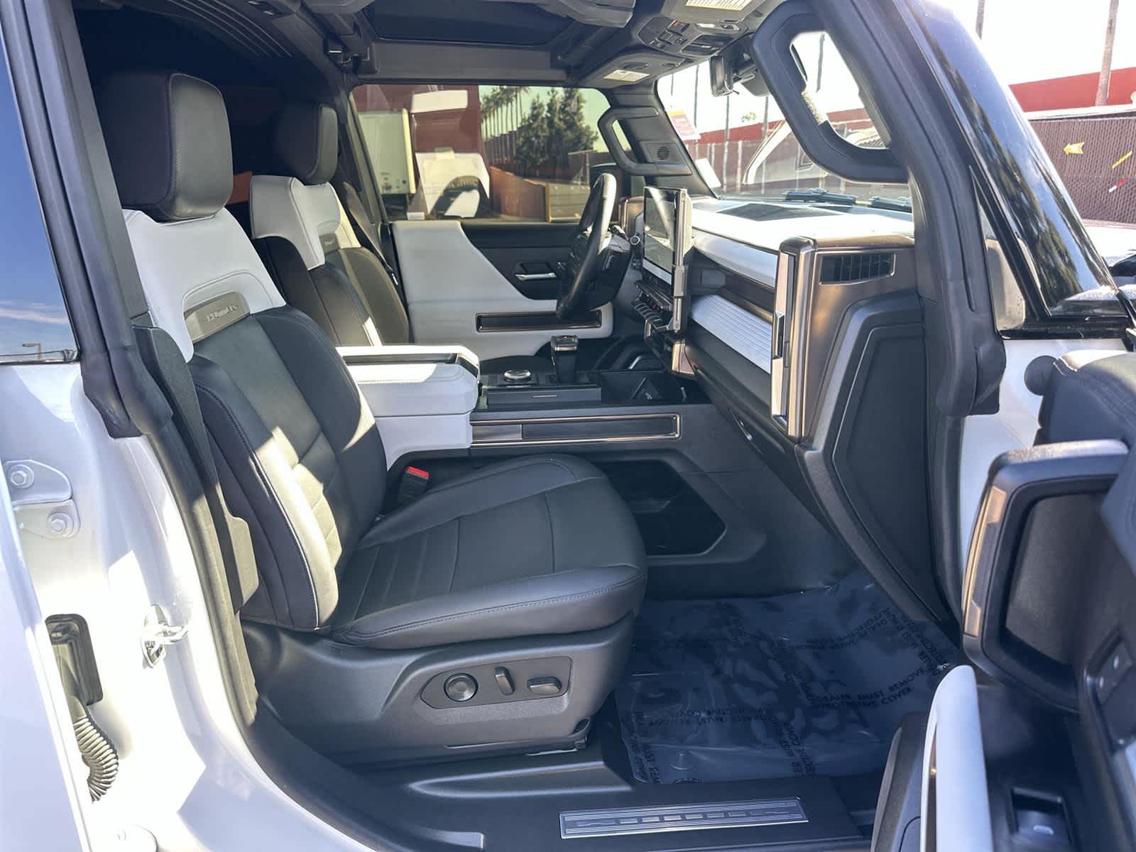 Thumbnail: 2025 GMC Hummer EV - 14