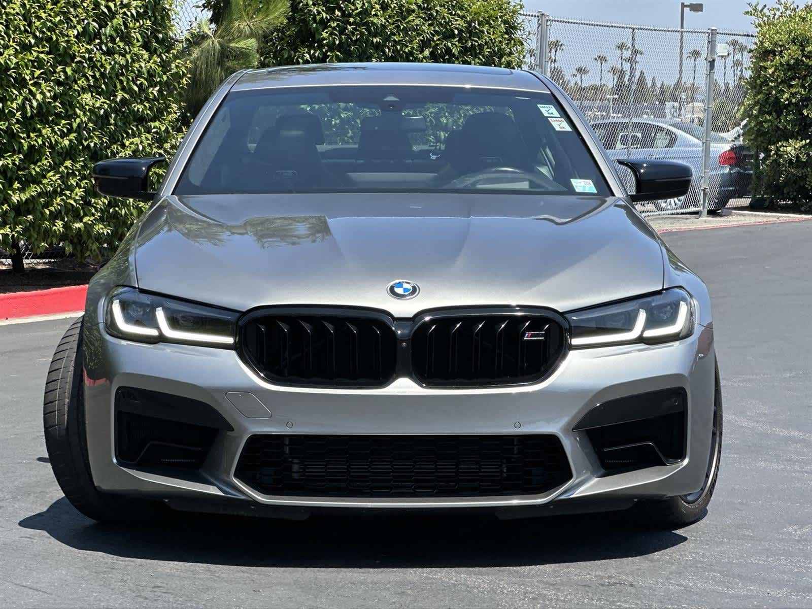 Thumbnail: 2022 BMW M5 - 6