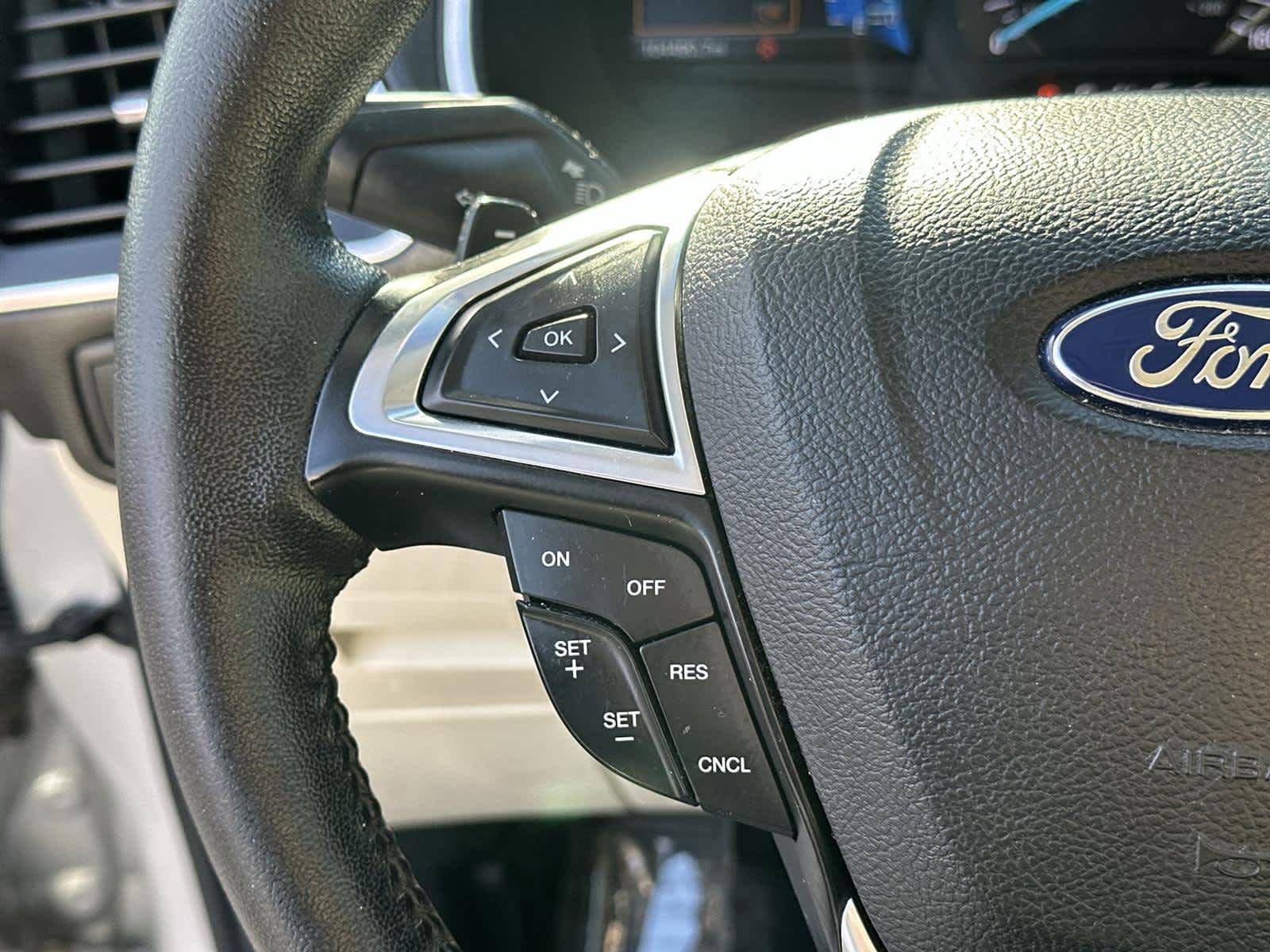 Thumbnail: 2016 Ford Edge - 24