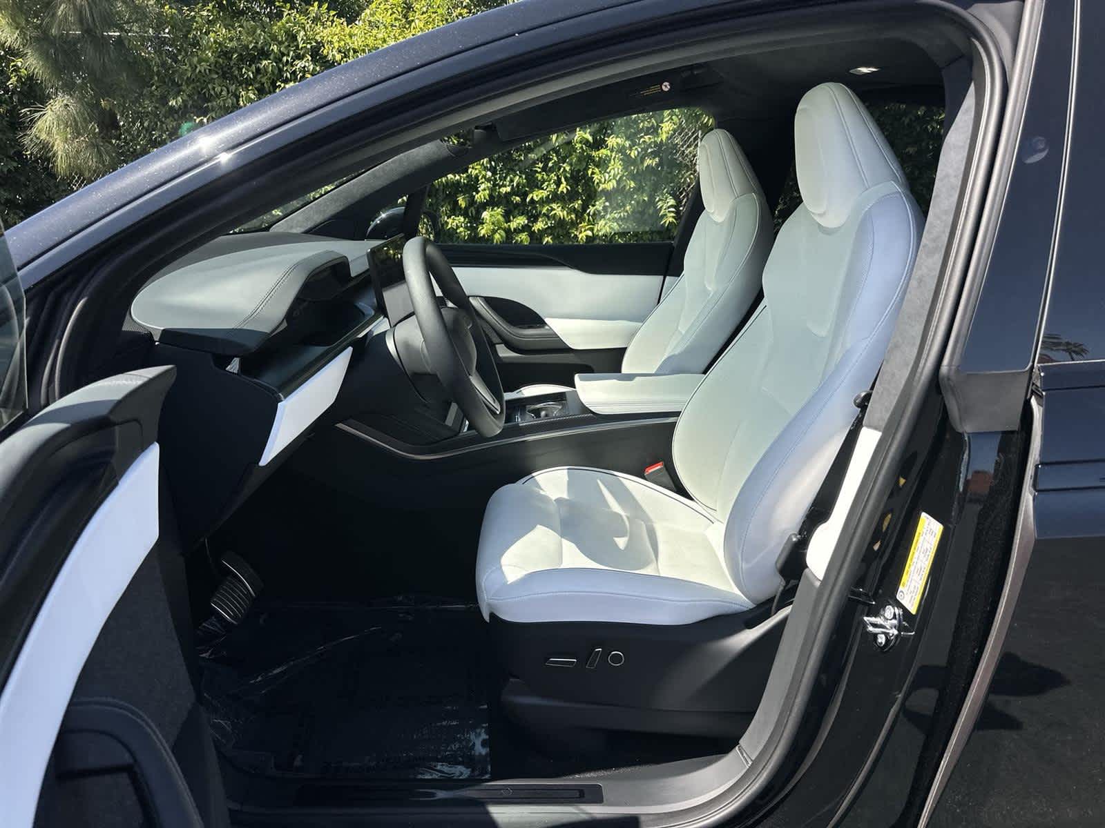 Thumbnail: 2026 Tesla Model X - 11