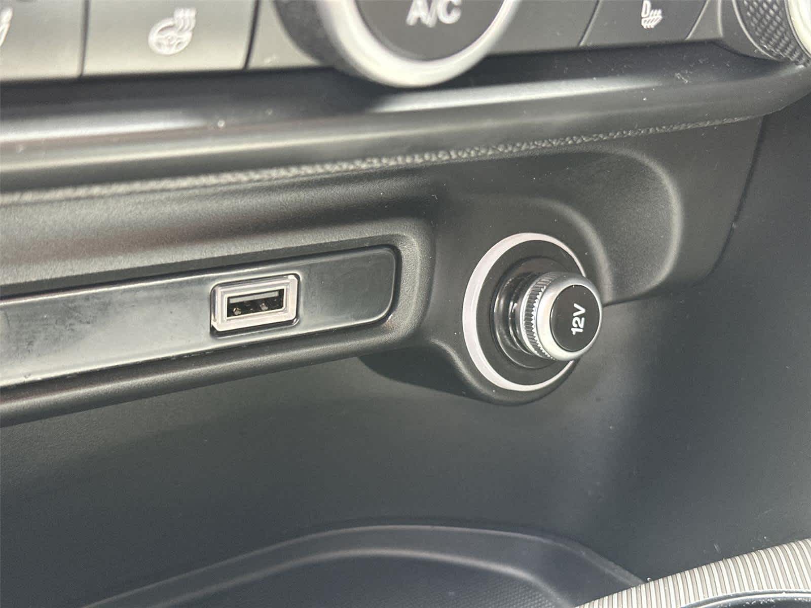 Thumbnail: 2023 Alfa Romeo Giulia - 26