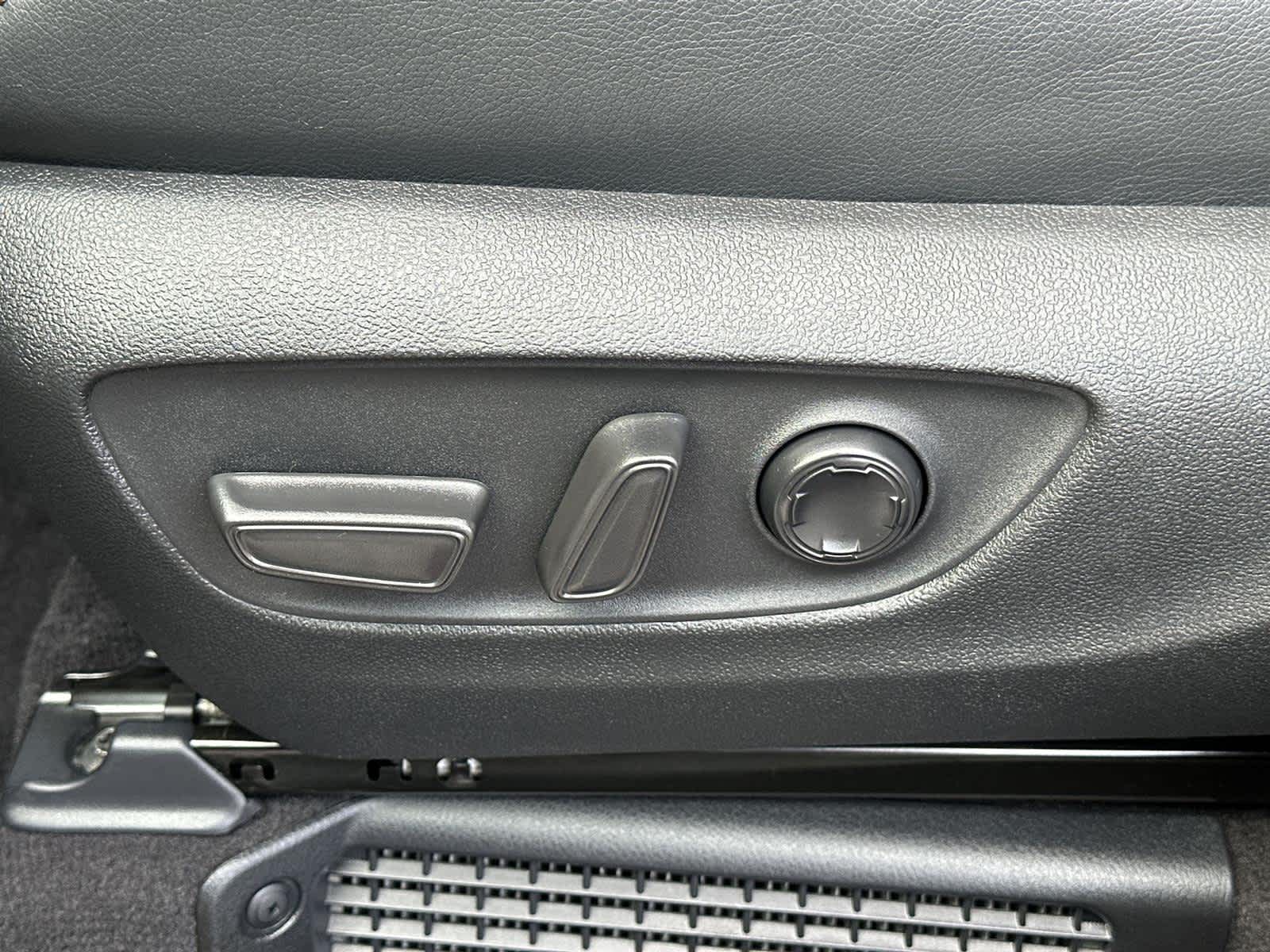 Thumbnail: 2025 Toyota Sienna - 23