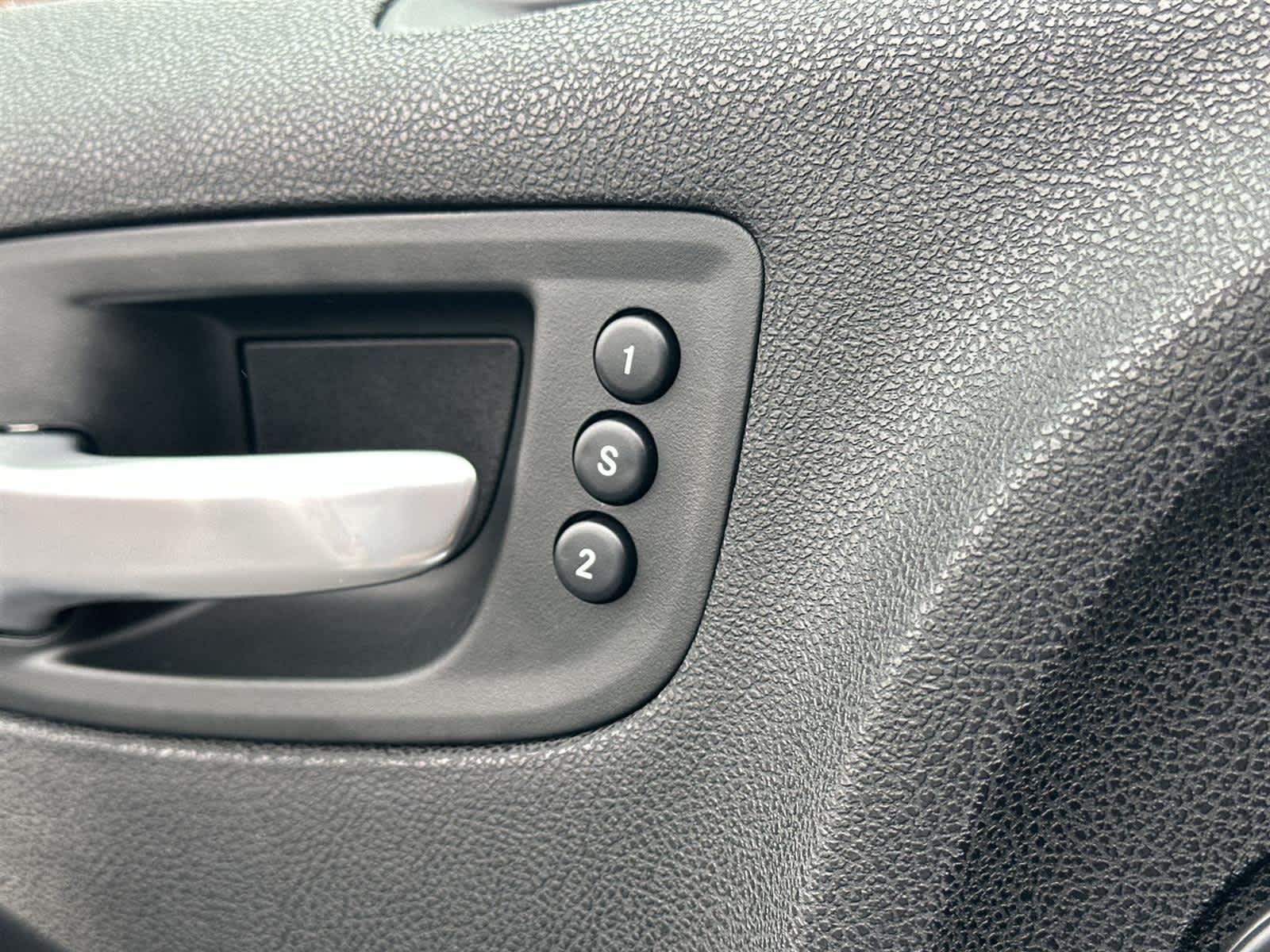 Thumbnail: 2018 Dodge Charger - 31