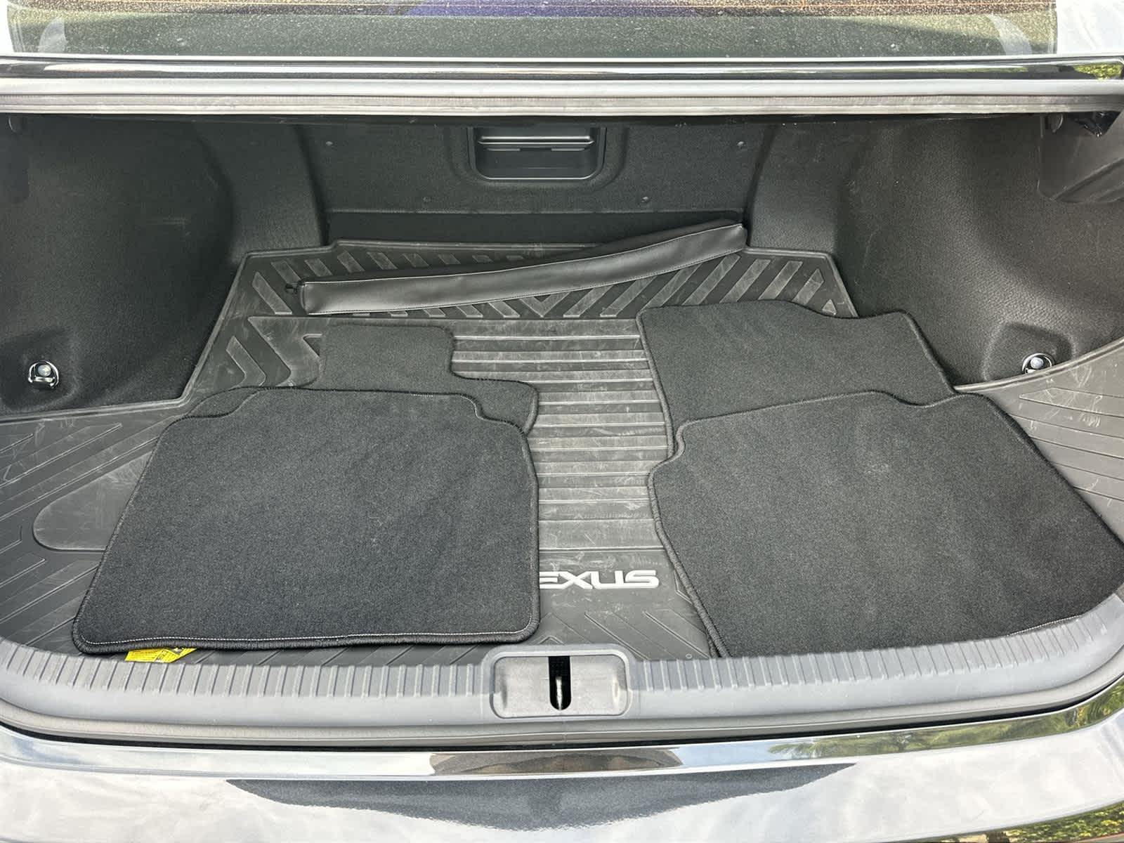 Thumbnail: 2024 Lexus ES - 20