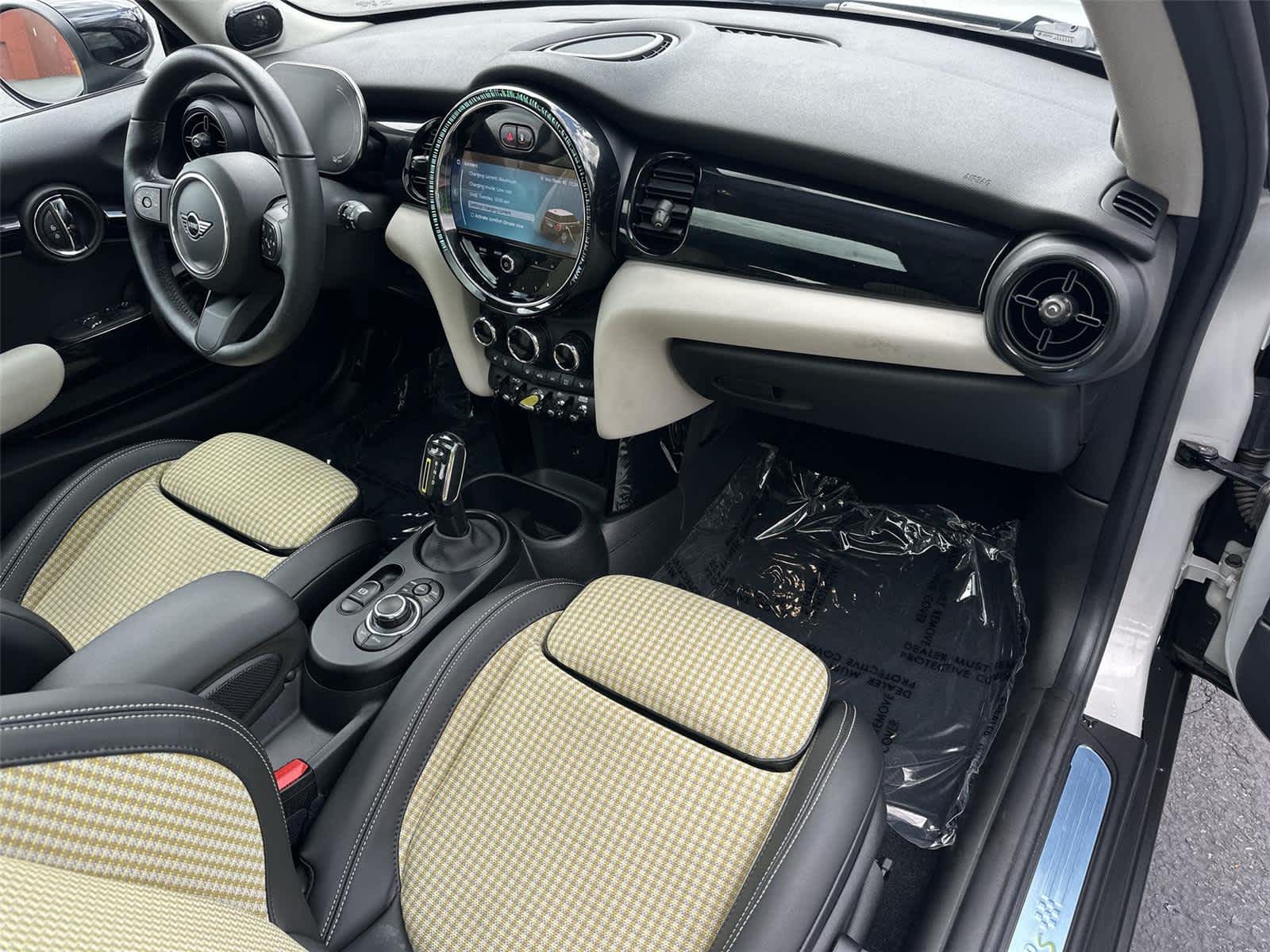 Thumbnail: 2022 MINI Cooper Hardtop - 12