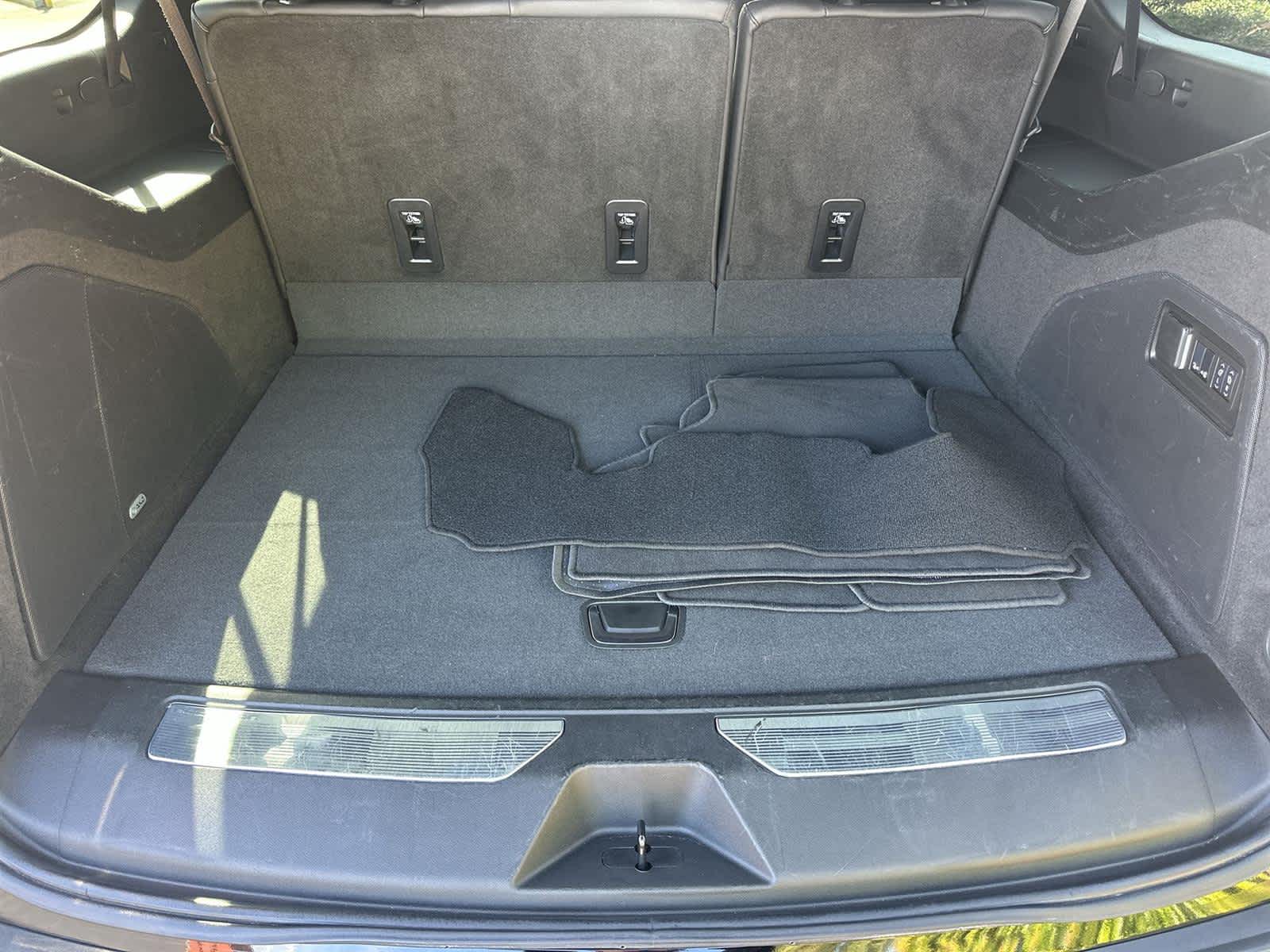 Thumbnail: 2024 Cadillac Escalade - 20