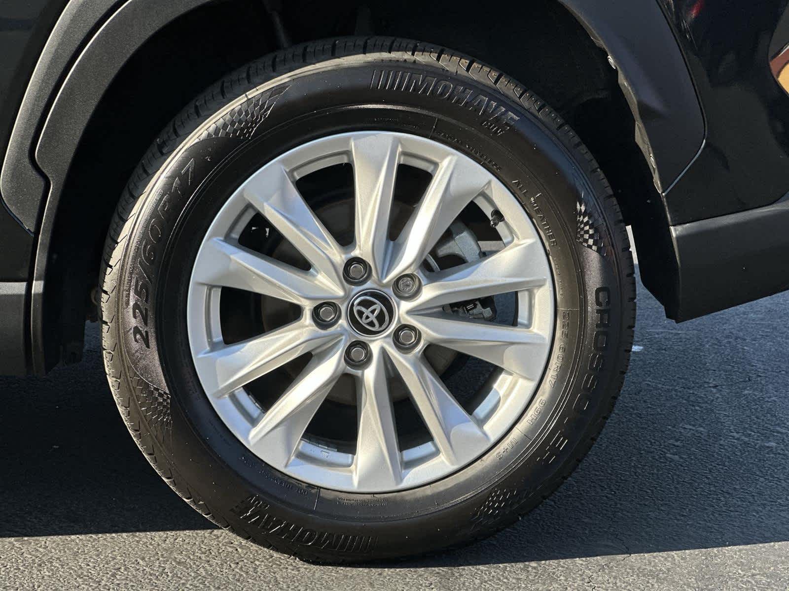 Thumbnail: 2023 Toyota Corolla Cross - 8