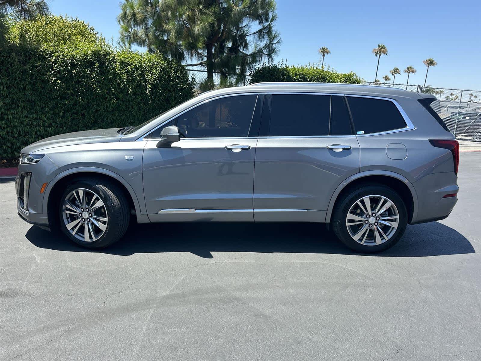 Thumbnail: 2021 Cadillac XT6 - 3